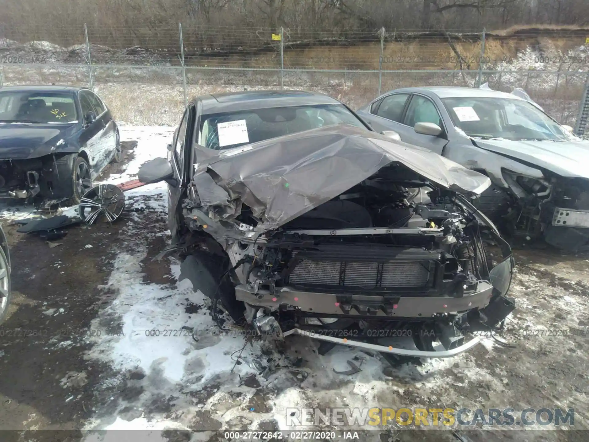 6 Photograph of a damaged car 7JRA22TL2LG032347 VOLVO S60 2020