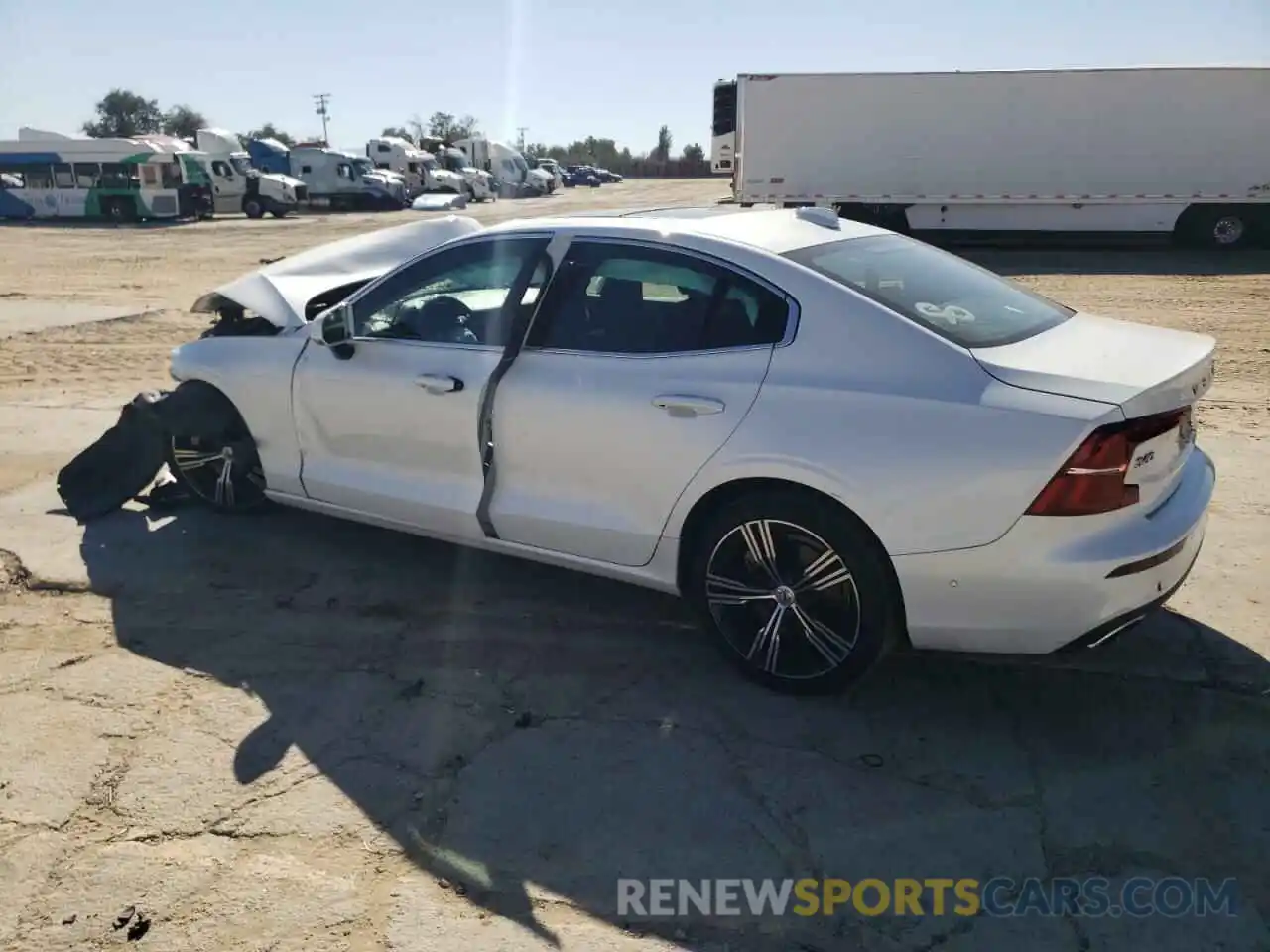 2 Photograph of a damaged car 7JRA22TL8LG065823 VOLVO S60 2020