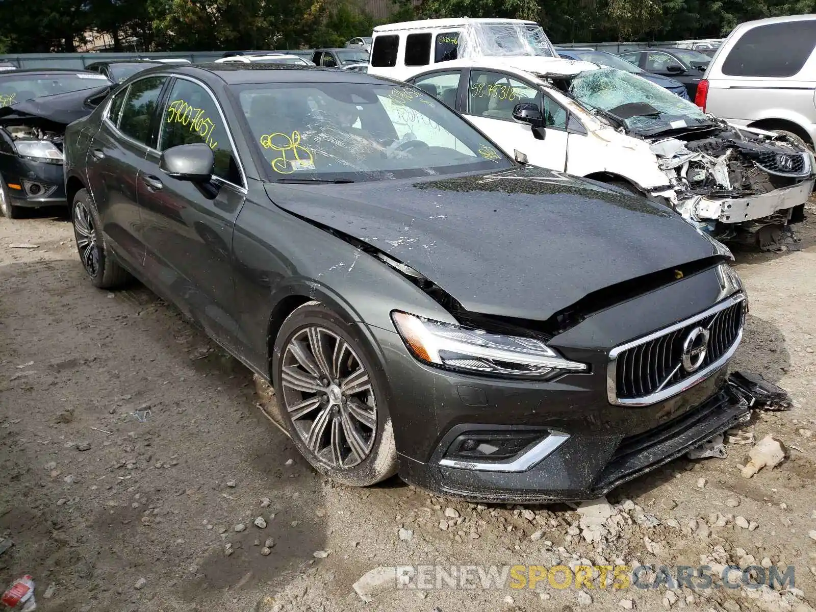 1 Photograph of a damaged car 7JRA22TL9LG045399 VOLVO S60 2020