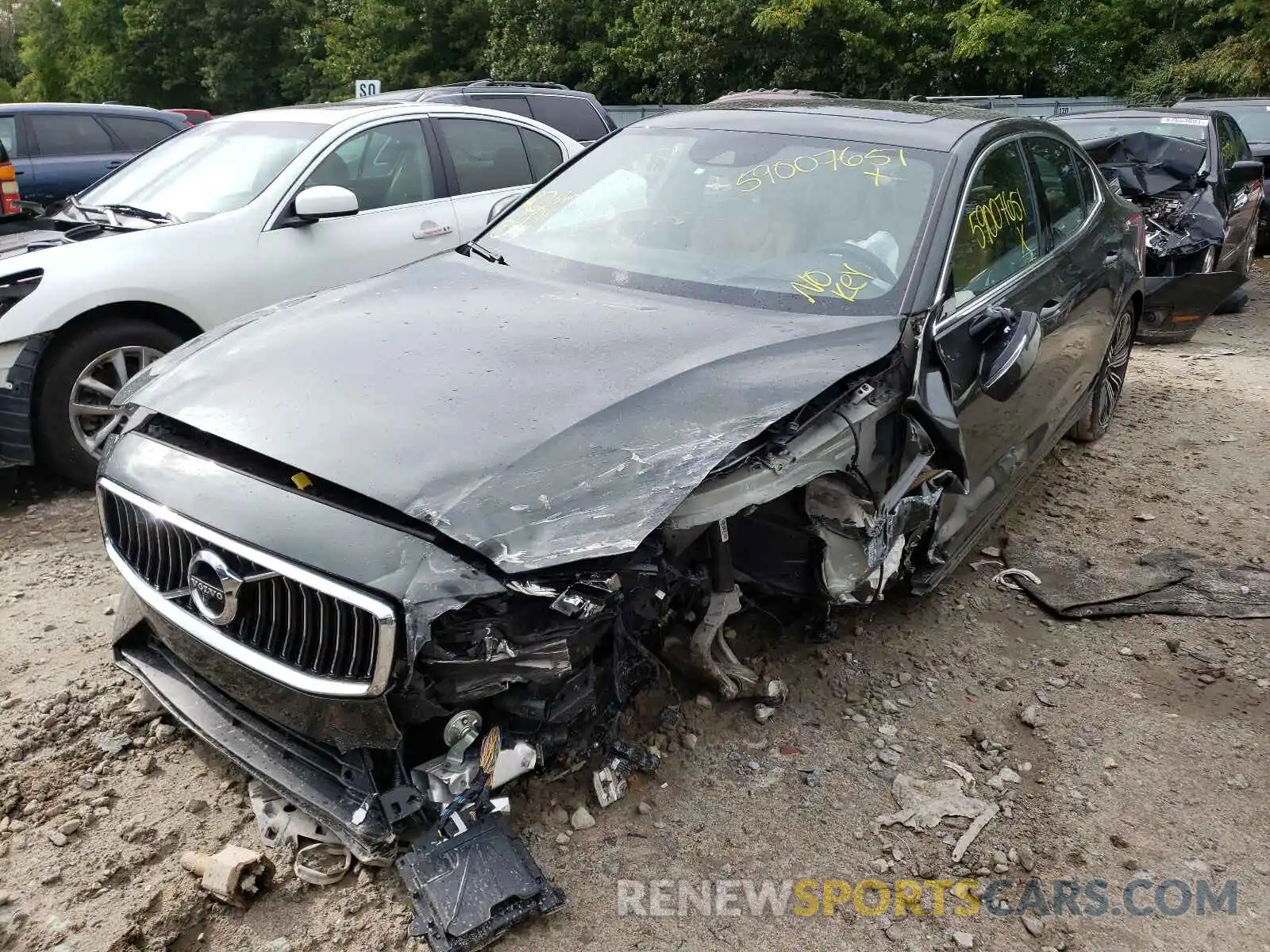 2 Photograph of a damaged car 7JRA22TL9LG045399 VOLVO S60 2020