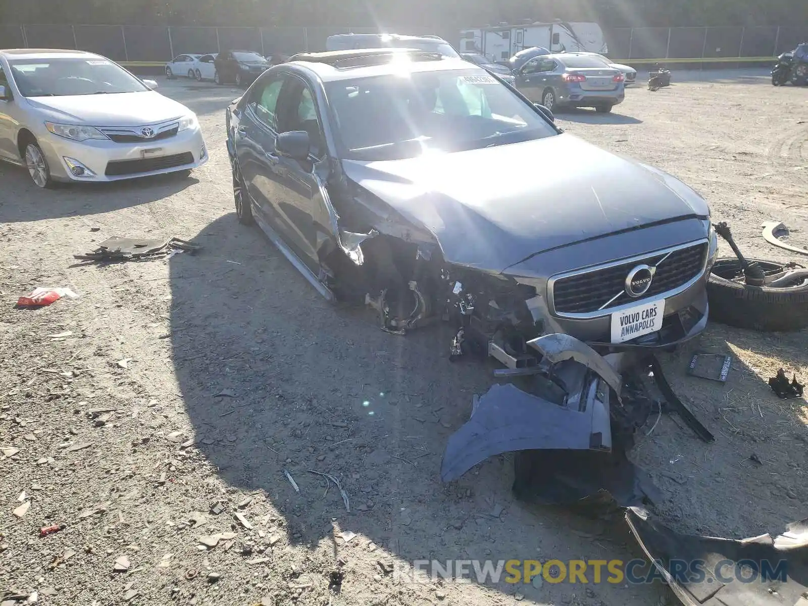 1 Photograph of a damaged car 7JRA22TM3LG047240 VOLVO S60 2020