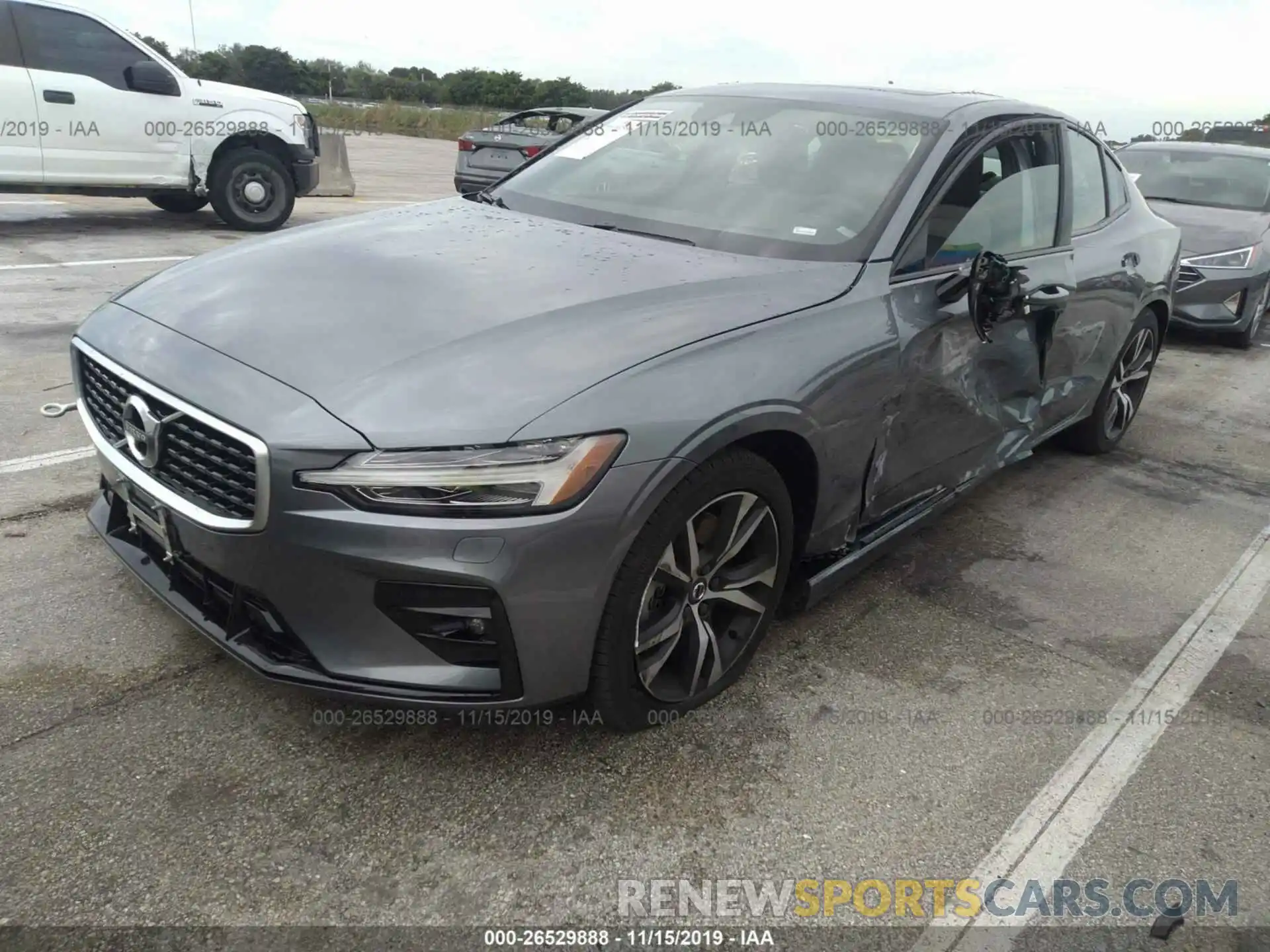 2 Photograph of a damaged car 7JRA22TM5LG032335 VOLVO S60 2020