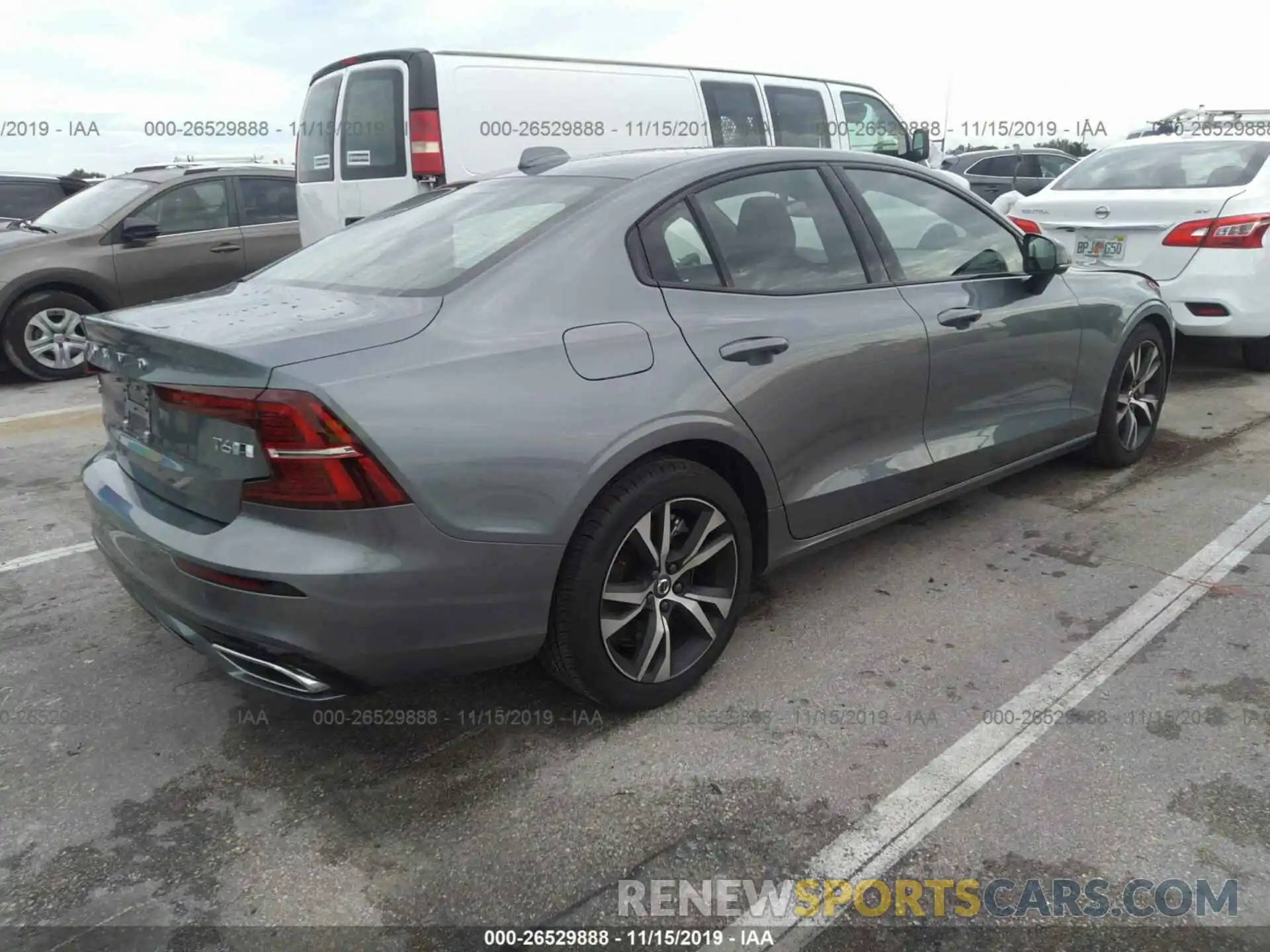 4 Photograph of a damaged car 7JRA22TM5LG032335 VOLVO S60 2020