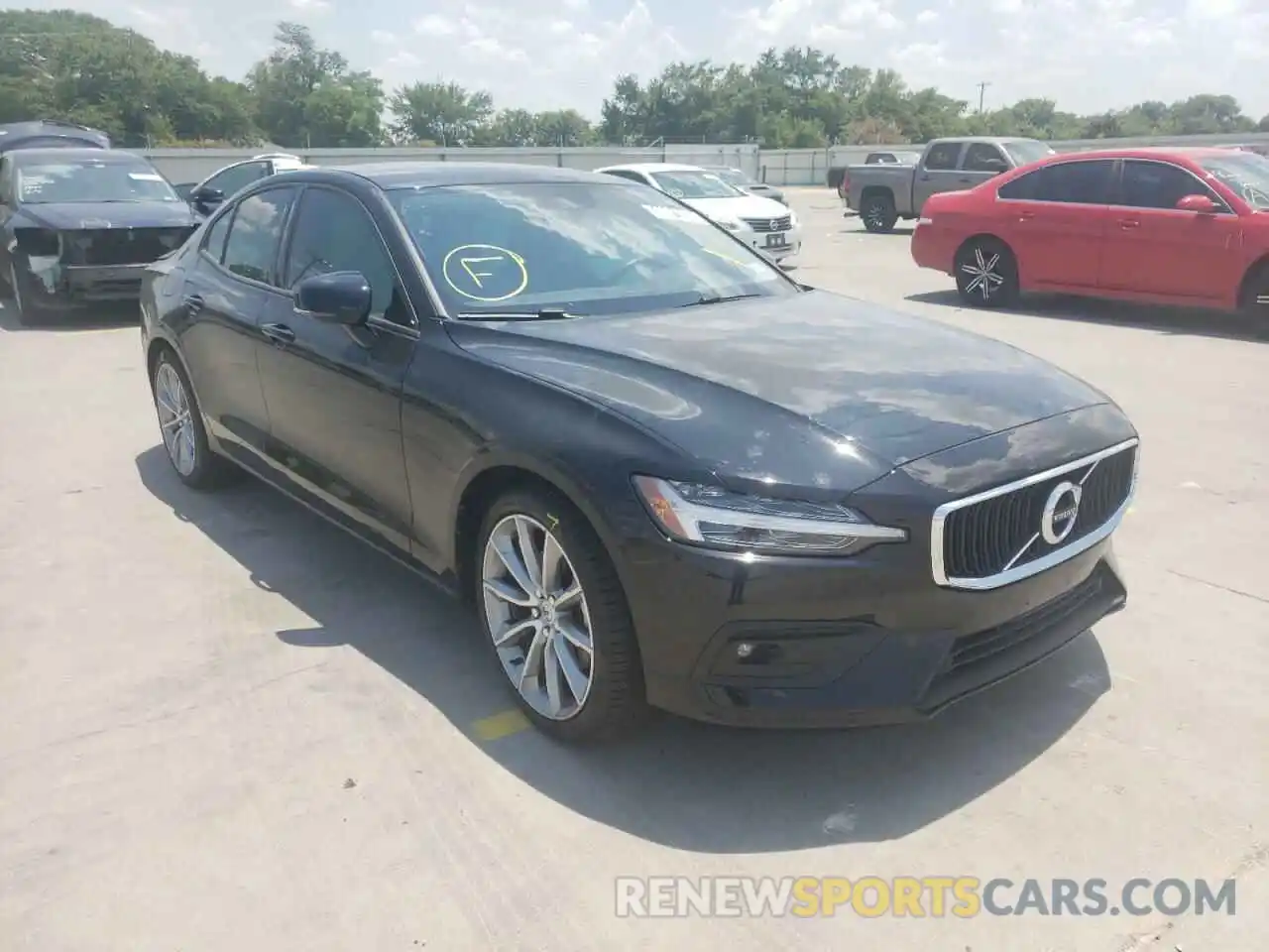 1 Photograph of a damaged car 7JR102FK1MG091223 VOLVO S60 2021