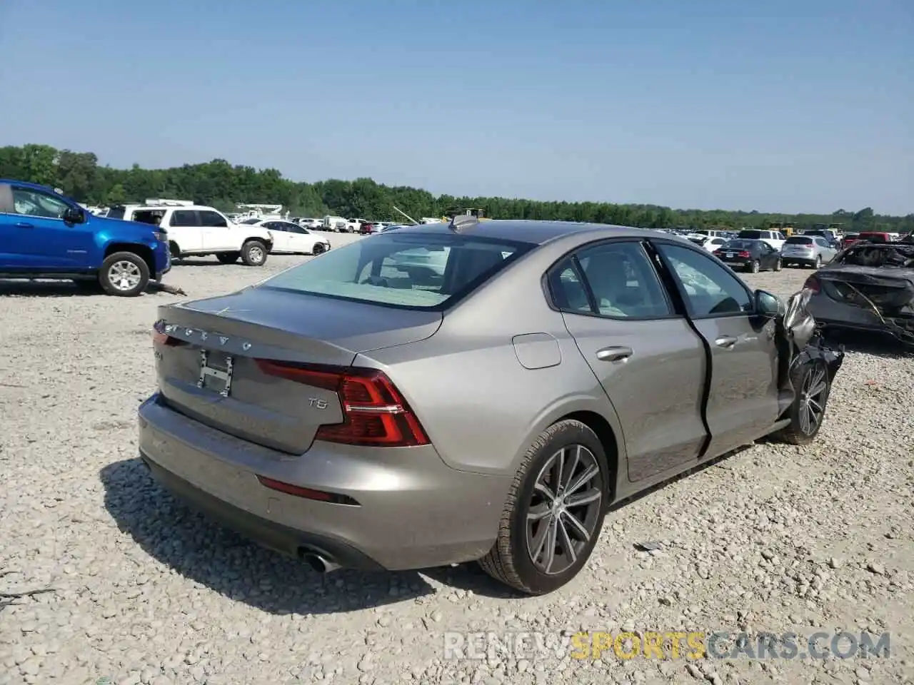 4 Photograph of a damaged car 7JR102FK1MG093277 VOLVO S60 2021