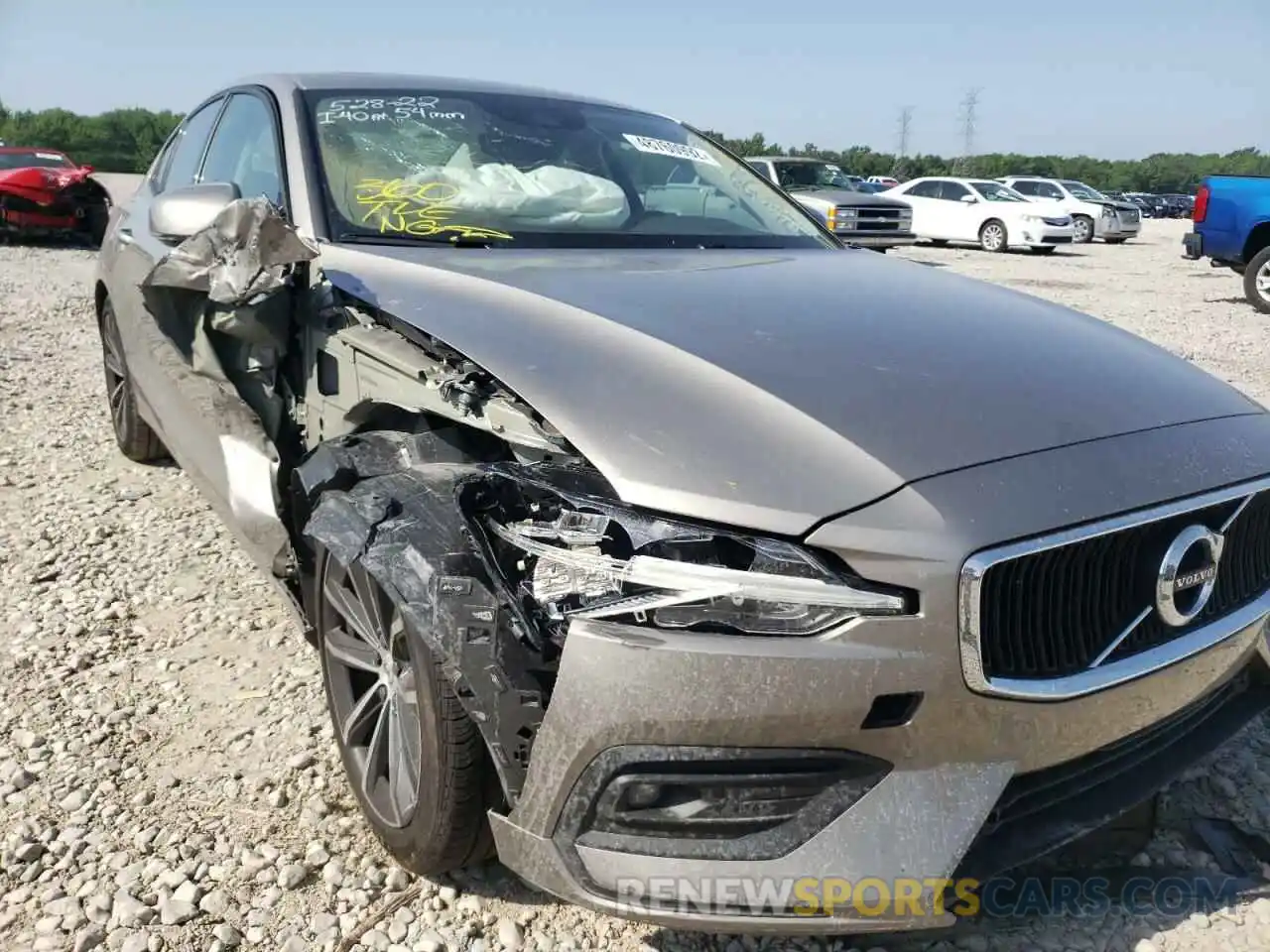 9 Photograph of a damaged car 7JR102FK1MG093277 VOLVO S60 2021