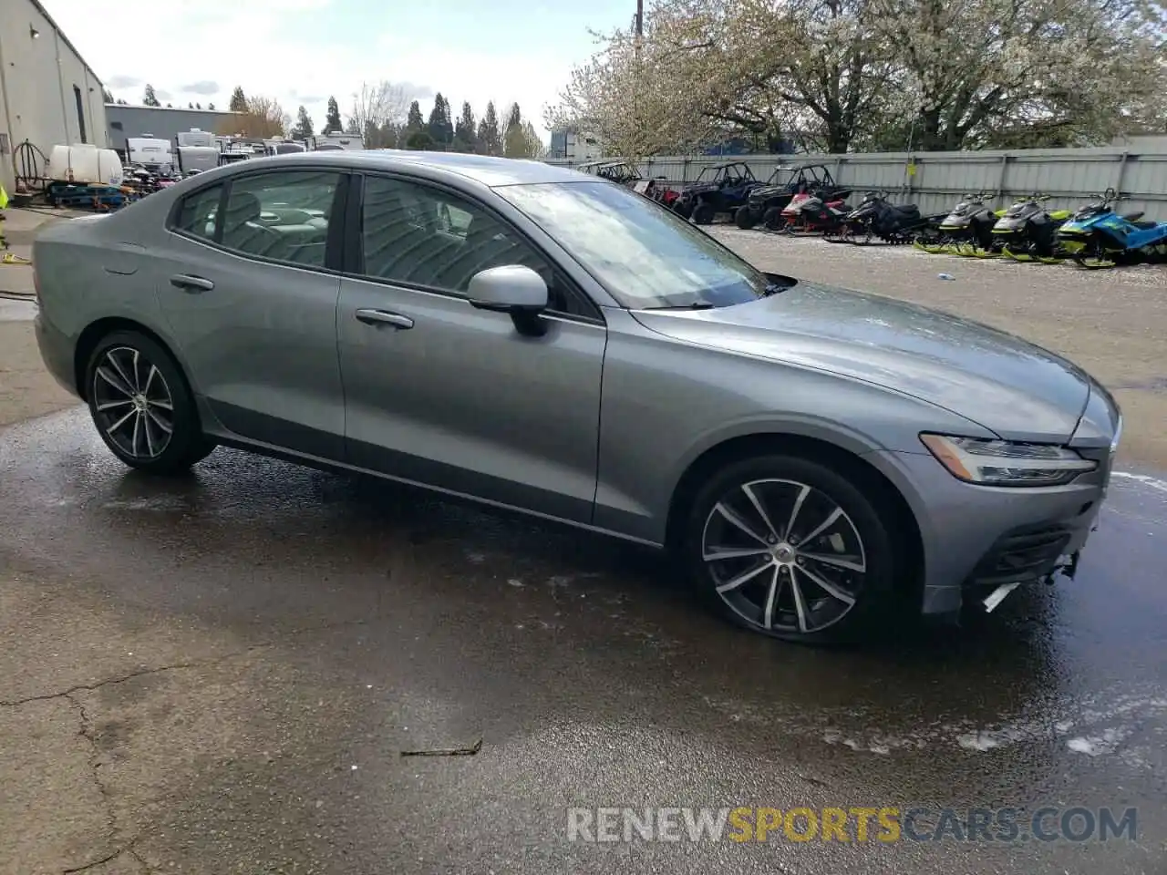 4 Photograph of a damaged car 7JR102FK1MG094462 VOLVO S60 2021