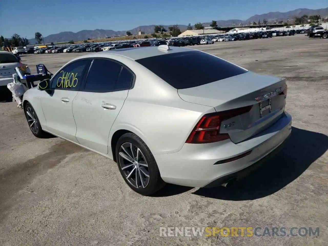 3 Photograph of a damaged car 7JR102FK1MG096535 VOLVO S60 2021