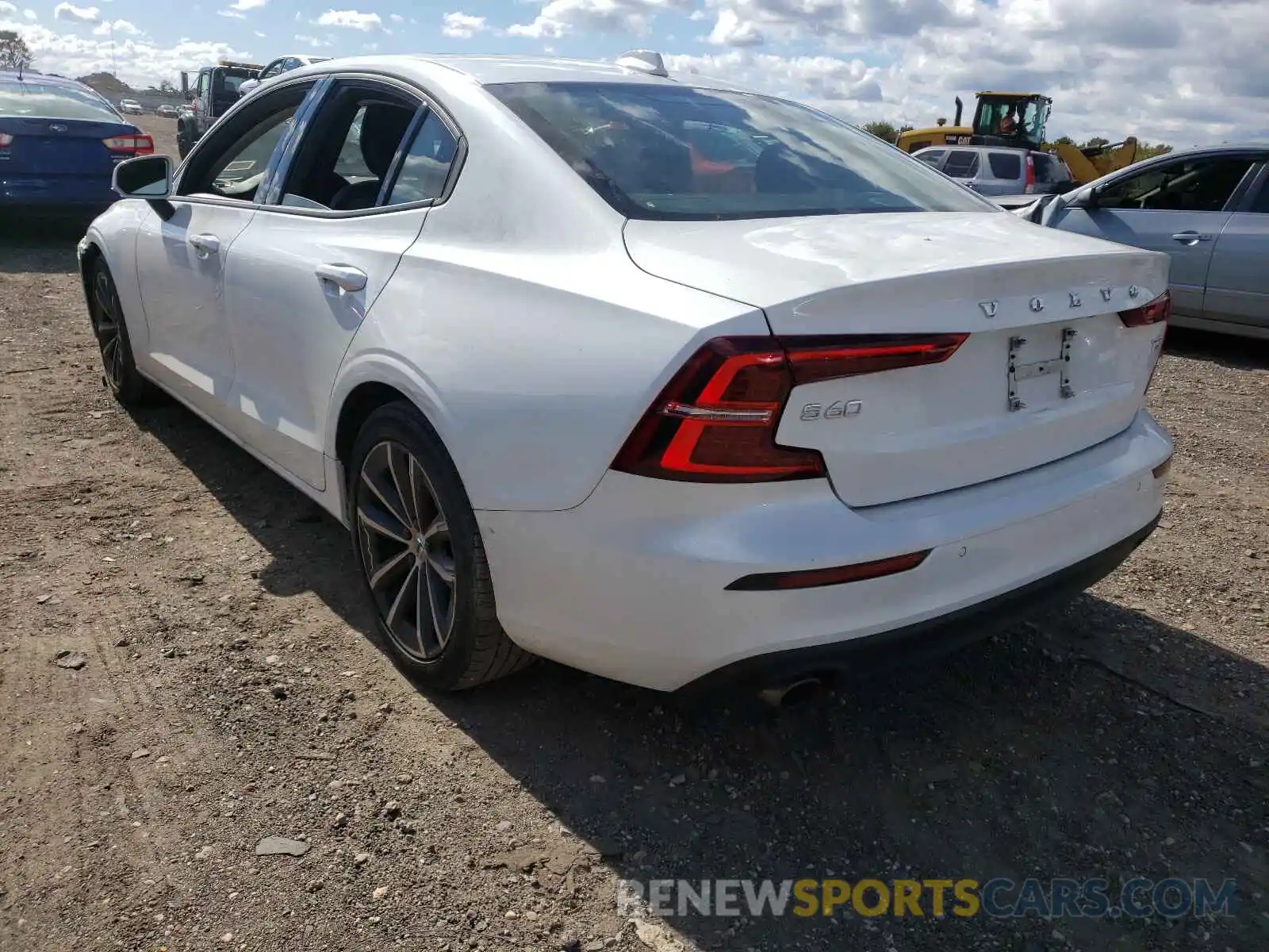 3 Photograph of a damaged car 7JR102FK2MG095992 VOLVO S60 2021