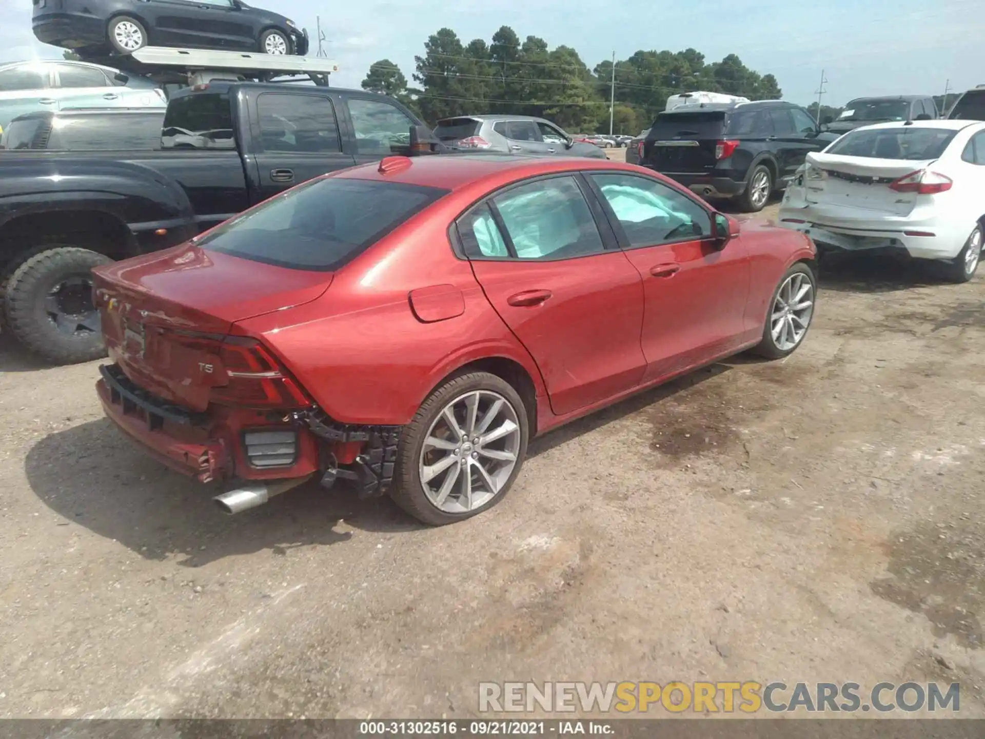 4 Photograph of a damaged car 7JR102FK2MG096740 VOLVO S60 2021