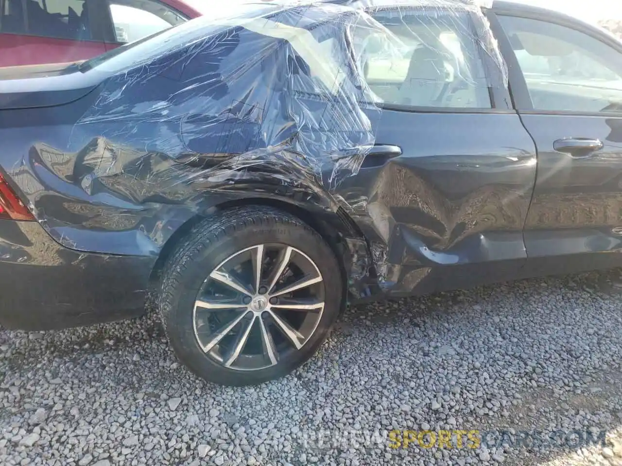 9 Photograph of a damaged car 7JR102FK2MG102889 VOLVO S60 2021