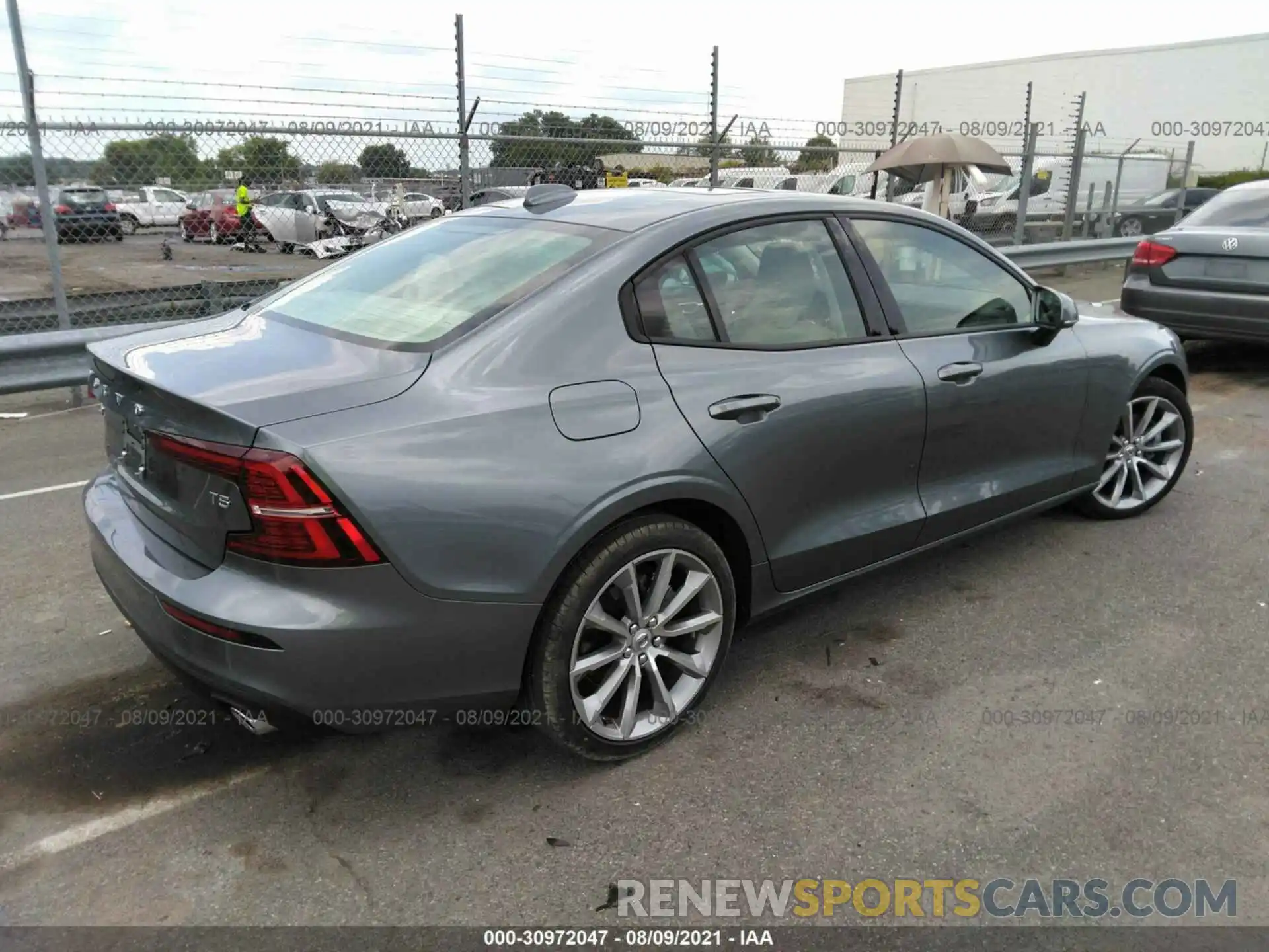 4 Photograph of a damaged car 7JR102FK4MG093662 VOLVO S60 2021