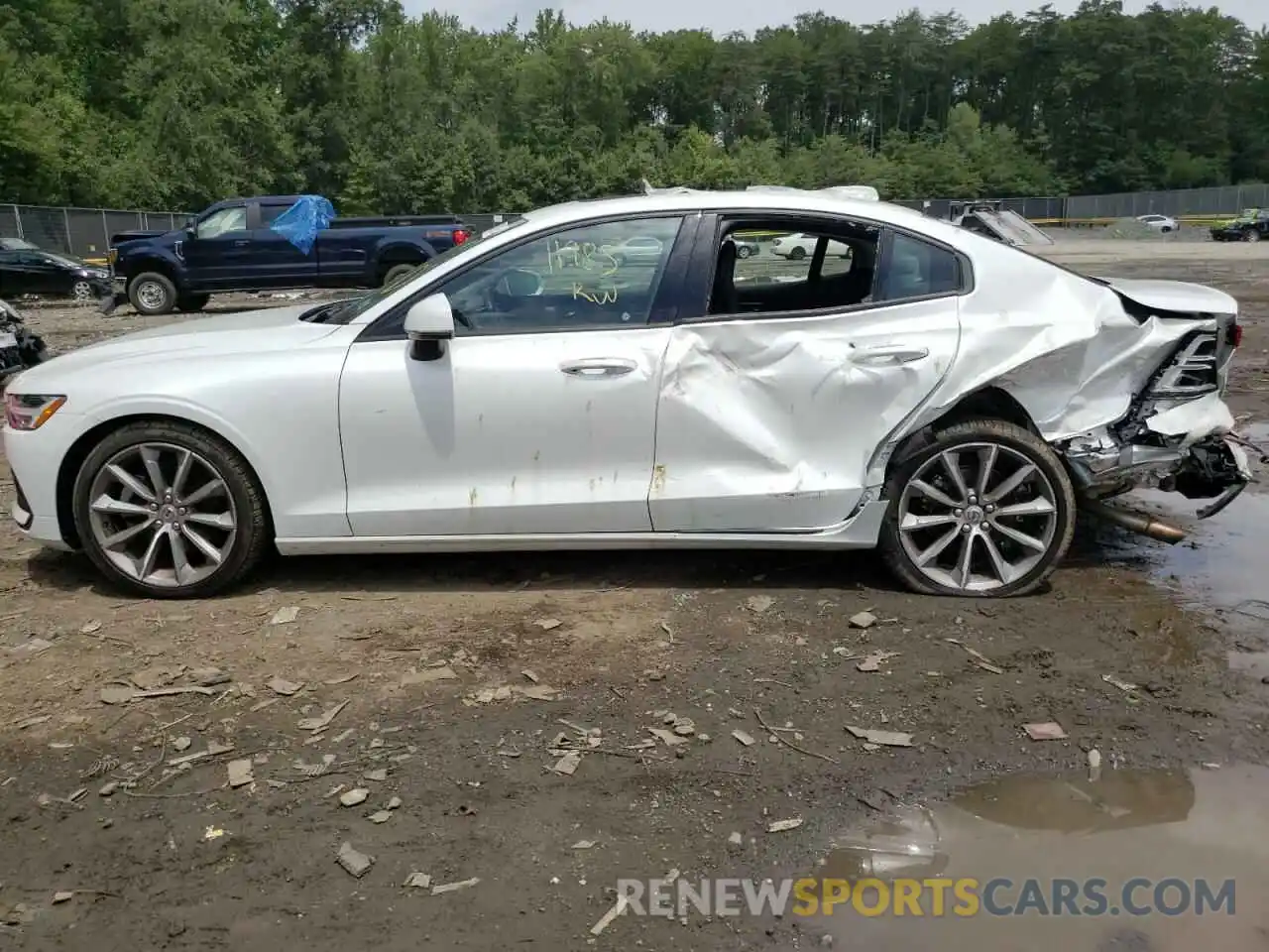 9 Photograph of a damaged car 7JR102FK5MG091094 VOLVO S60 2021