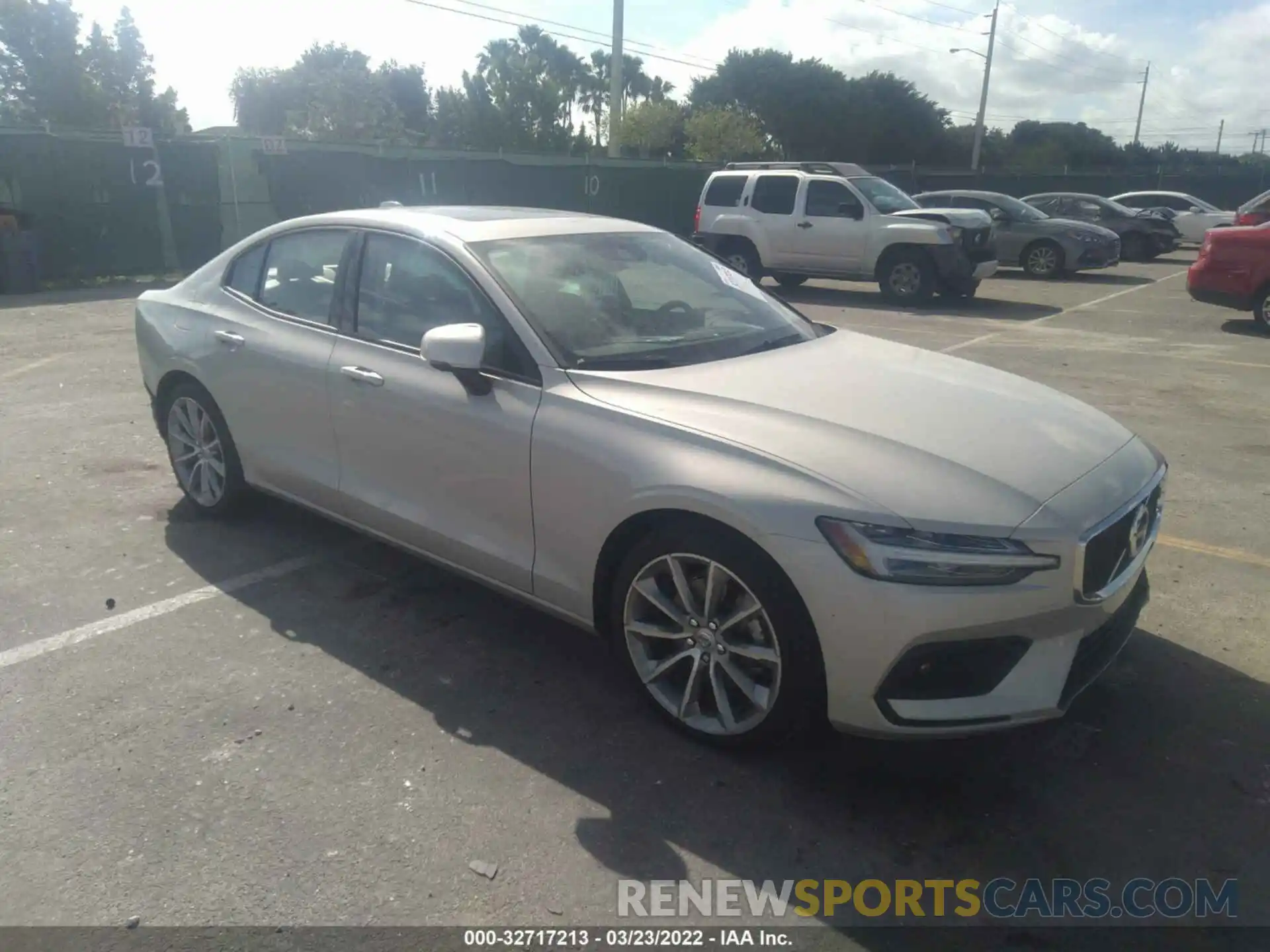 1 Photograph of a damaged car 7JR102FK5MG094609 VOLVO S60 2021