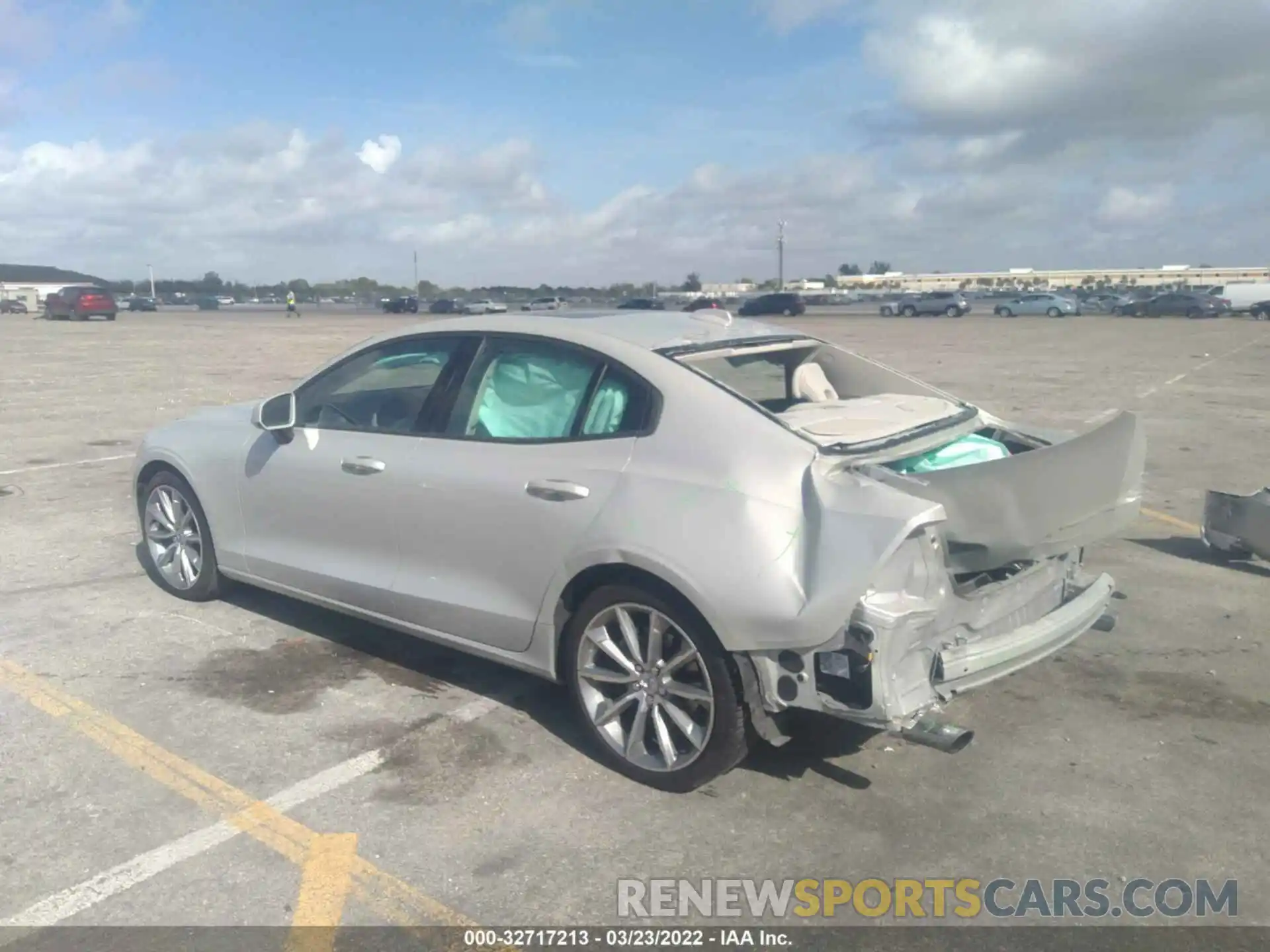 3 Photograph of a damaged car 7JR102FK5MG094609 VOLVO S60 2021