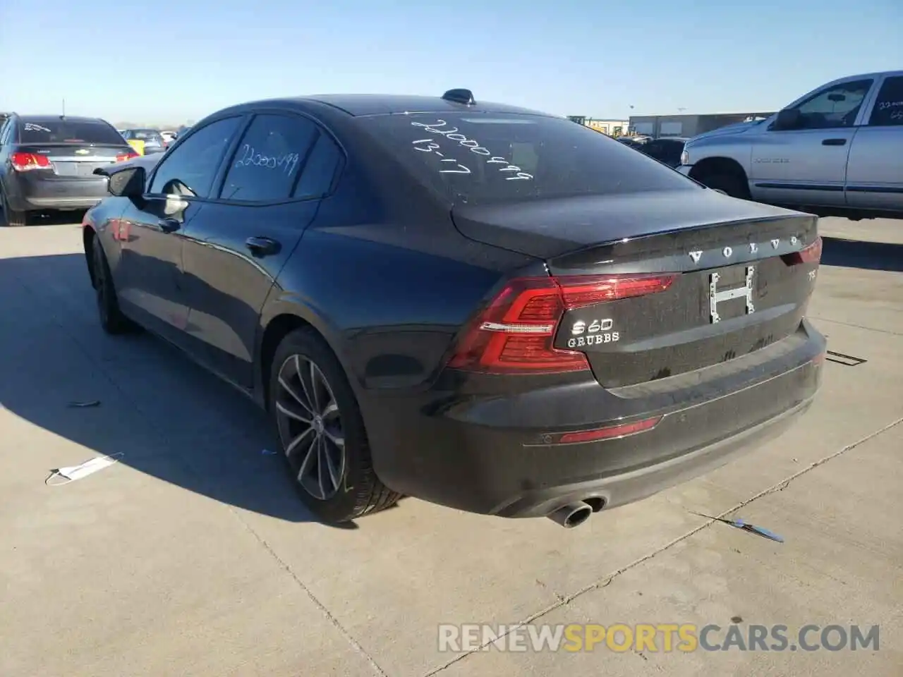 3 Photograph of a damaged car 7JR102FK6MG094862 VOLVO S60 2021