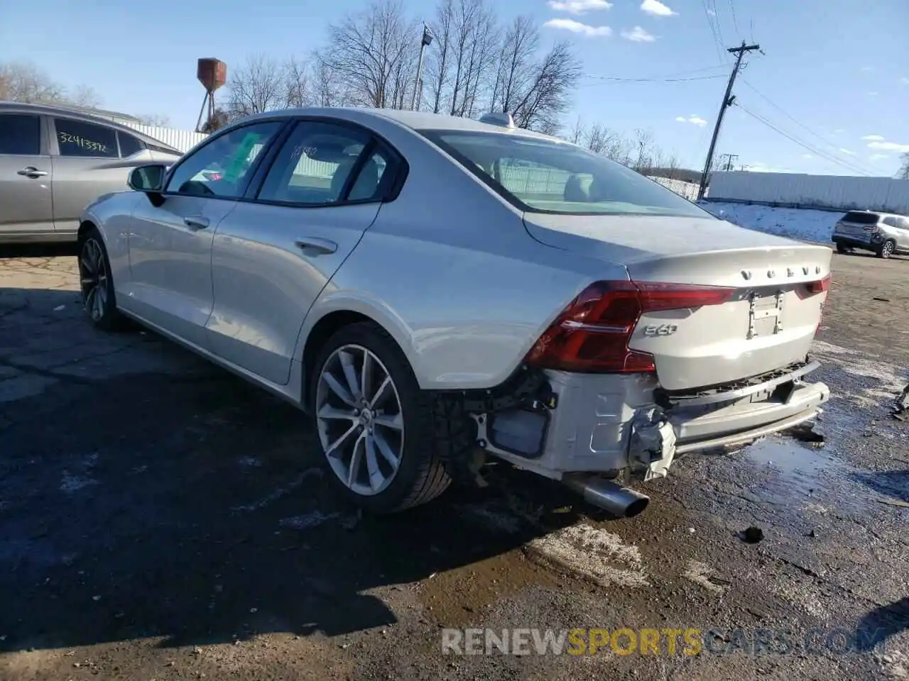 3 Photograph of a damaged car 7JR102FK6MG095039 VOLVO S60 2021