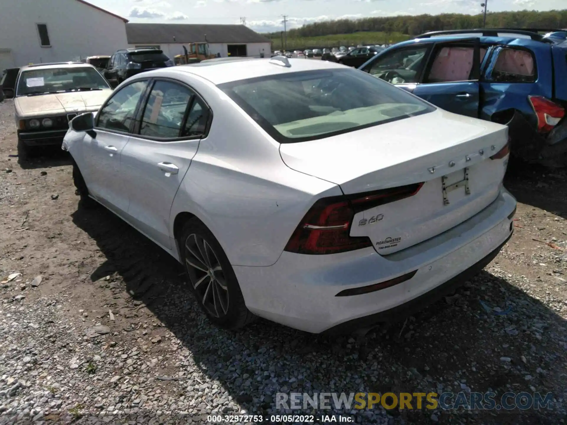 3 Photograph of a damaged car 7JR102FK6MG096188 VOLVO S60 2021