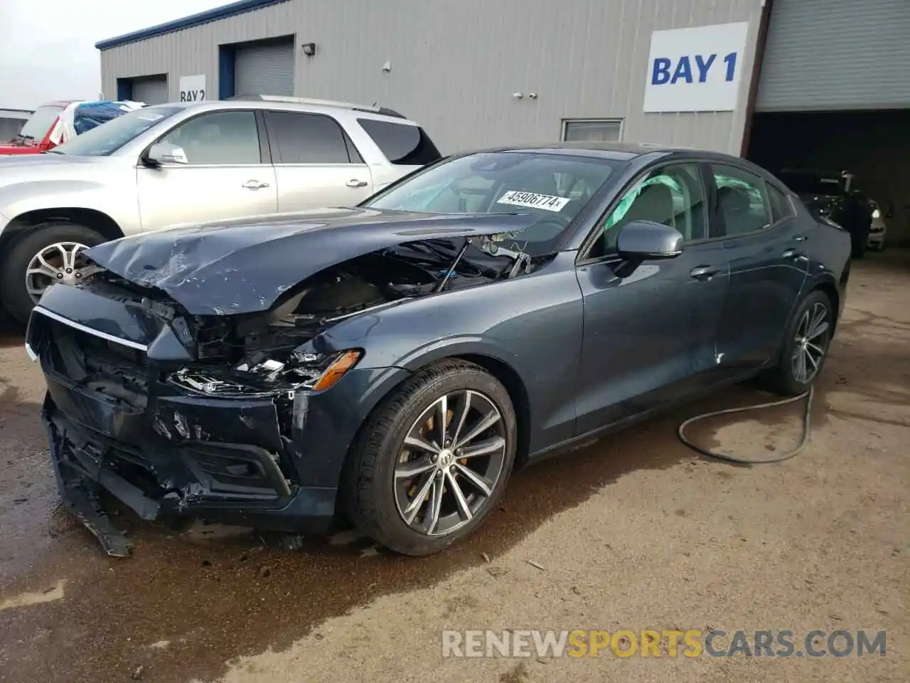 1 Photograph of a damaged car 7JR102FK7MG080873 VOLVO S60 2021