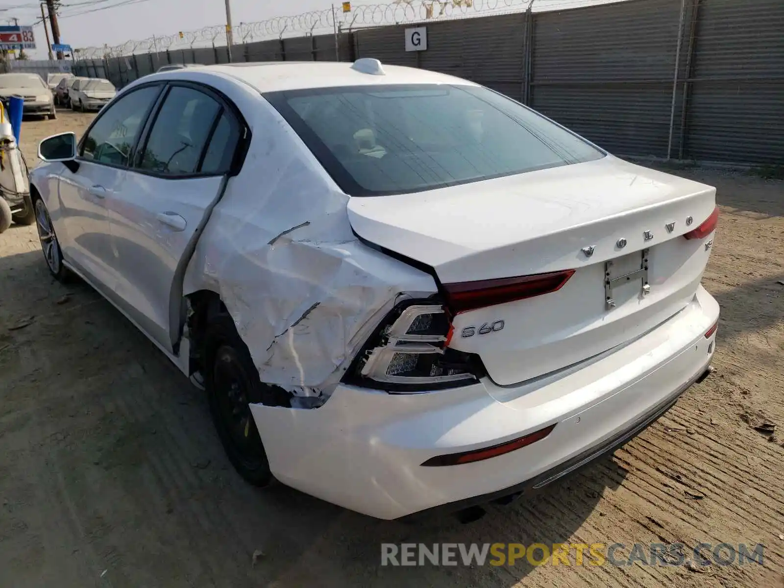 3 Photograph of a damaged car 7JR102FK7MG102189 VOLVO S60 2021