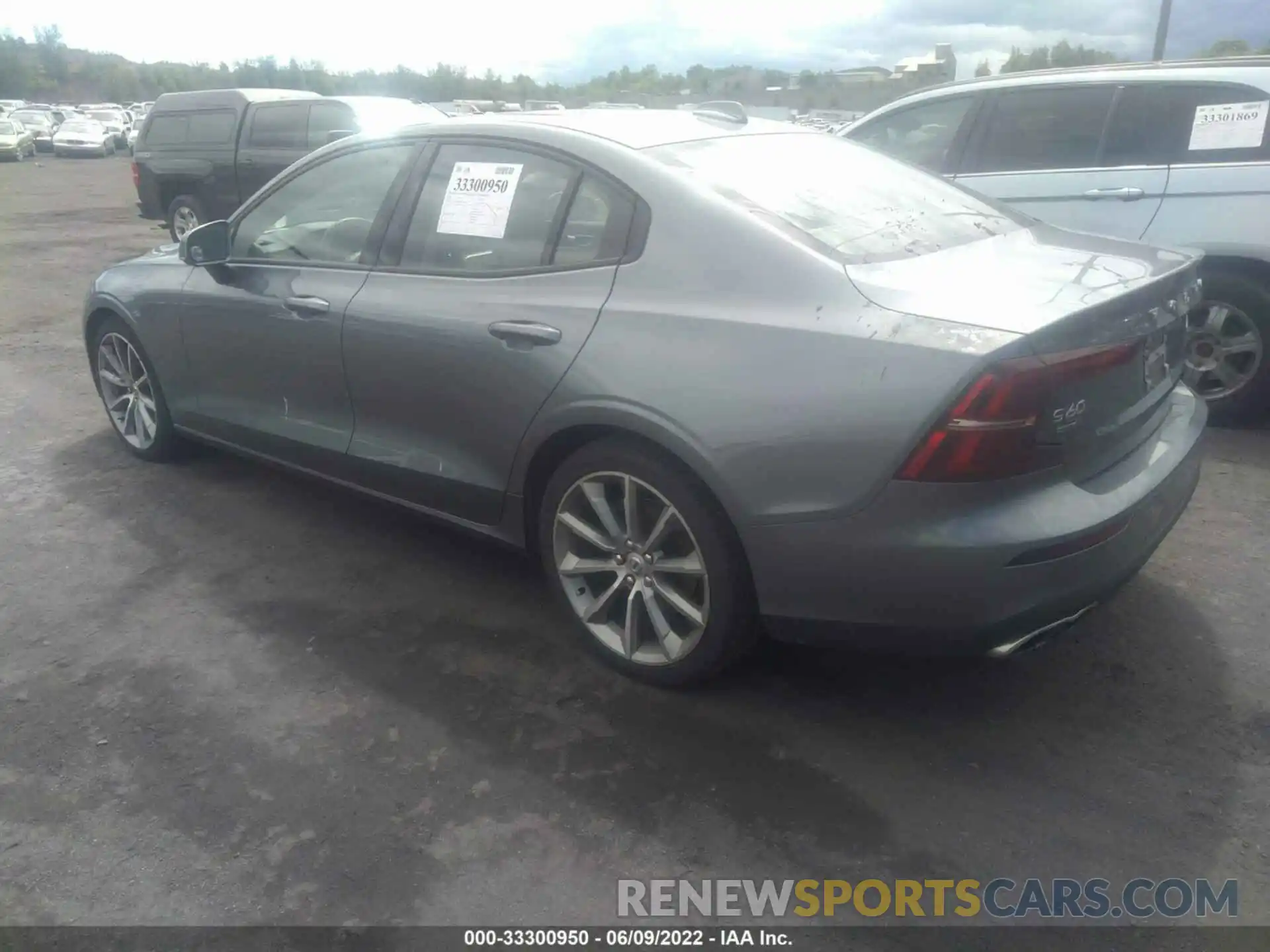 3 Photograph of a damaged car 7JR102FK8MG096452 VOLVO S60 2021