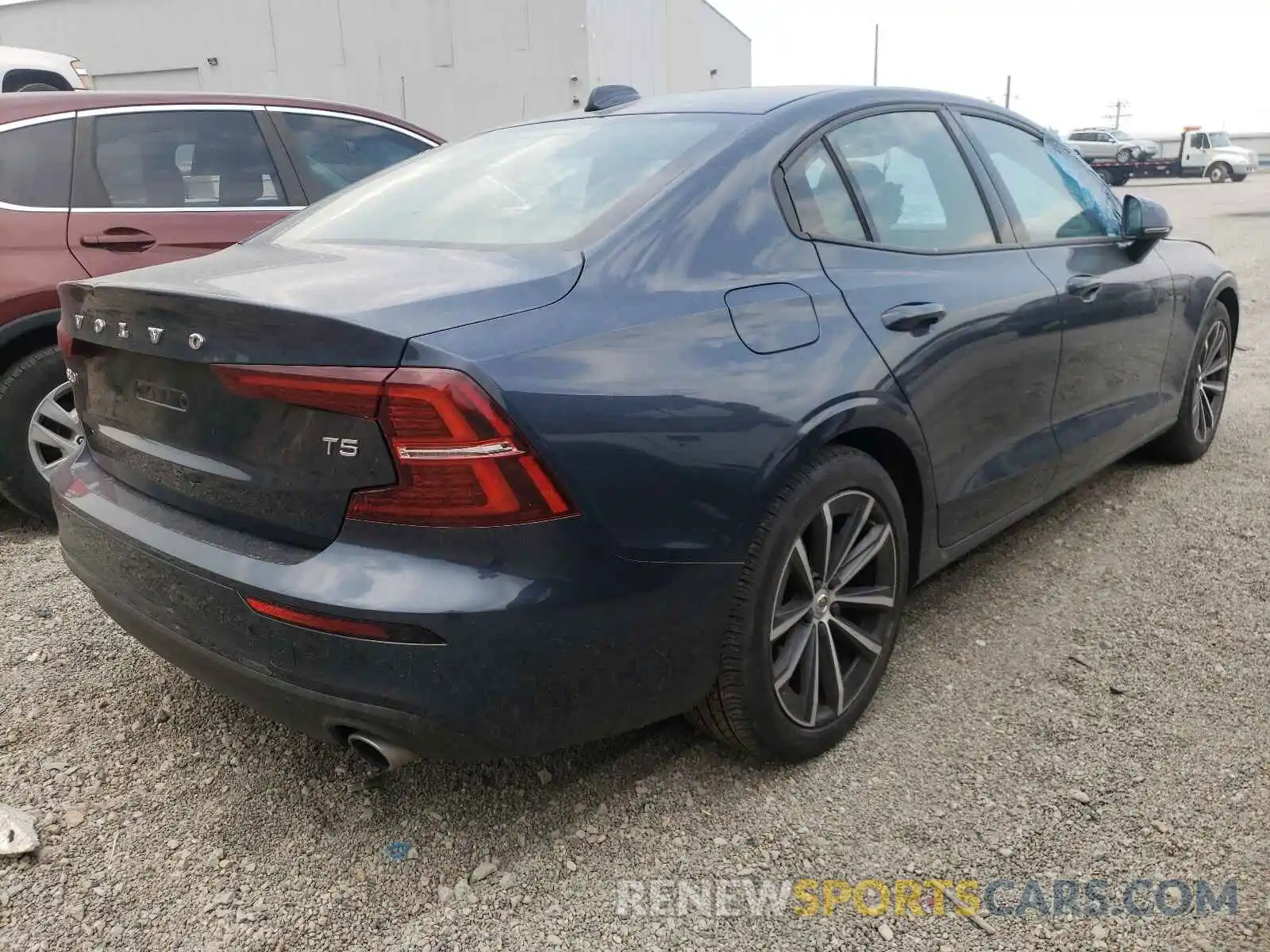 4 Photograph of a damaged car 7JR102FK9MG095102 VOLVO S60 2021