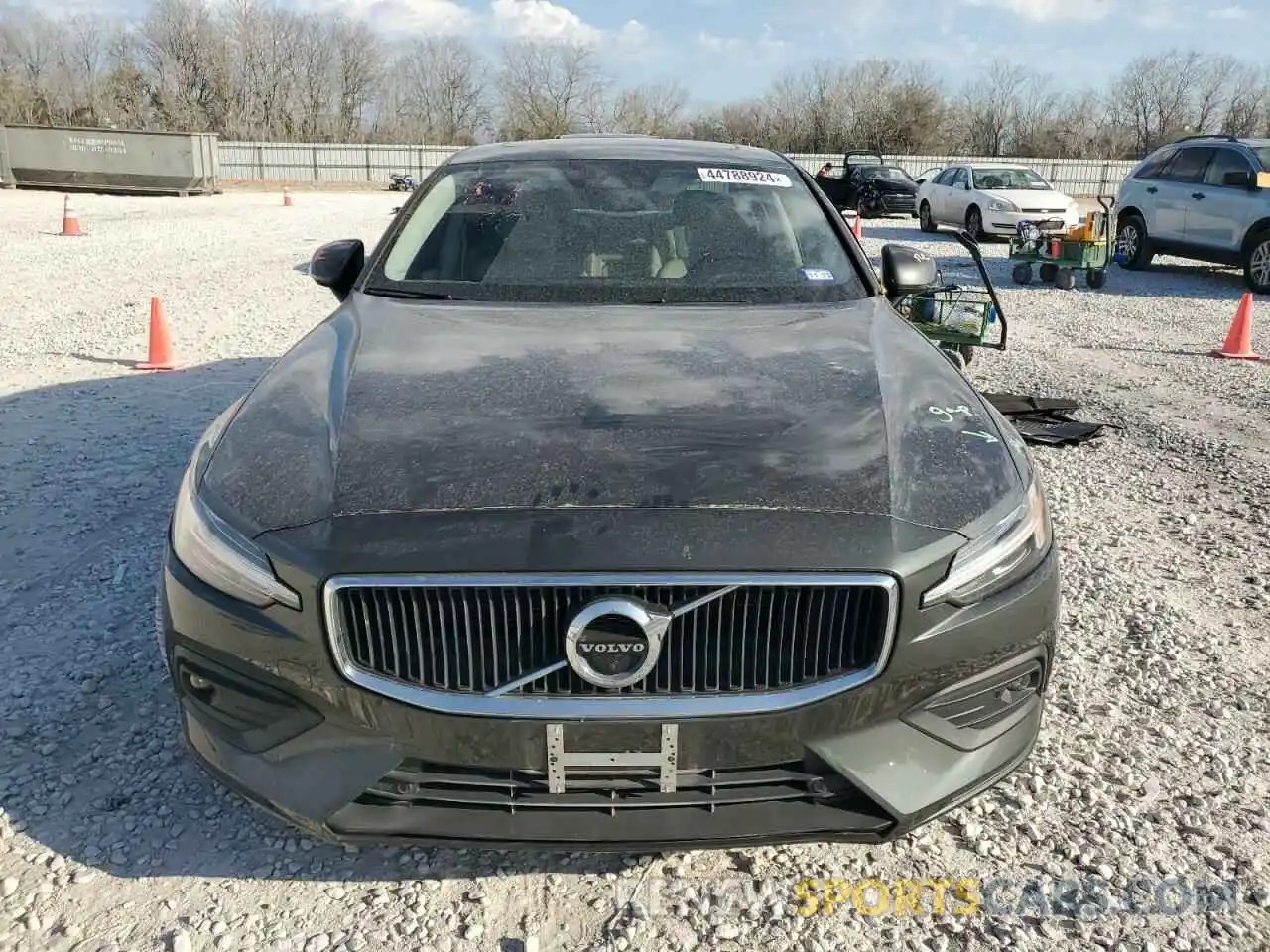 5 Photograph of a damaged car 7JR102FKXMG094315 VOLVO S60 2021