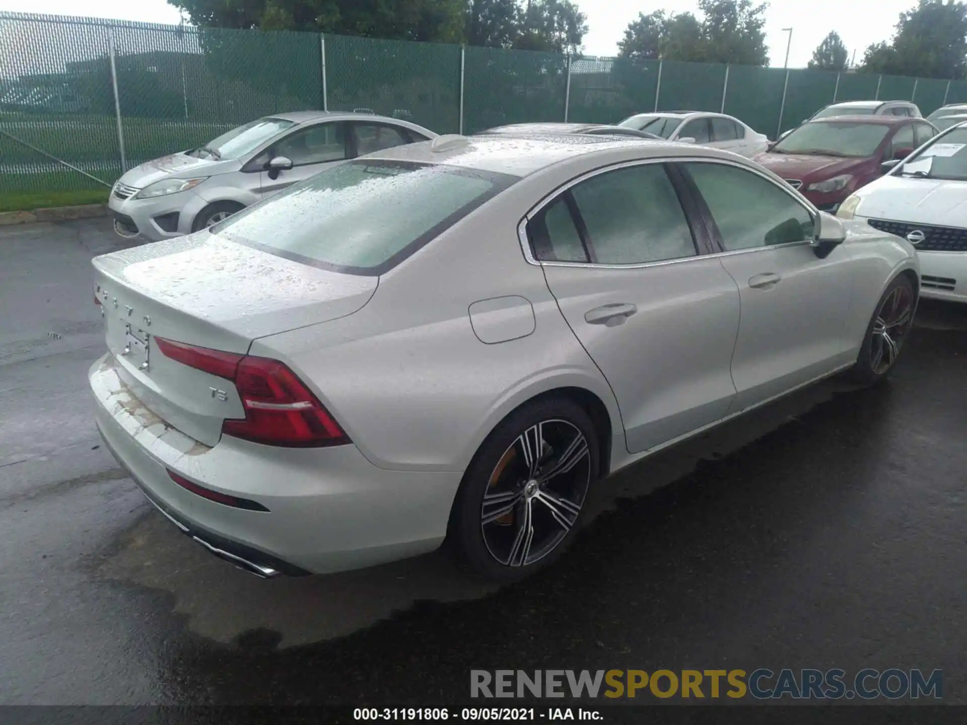 4 Photograph of a damaged car 7JR102FL9MG095898 VOLVO S60 2021