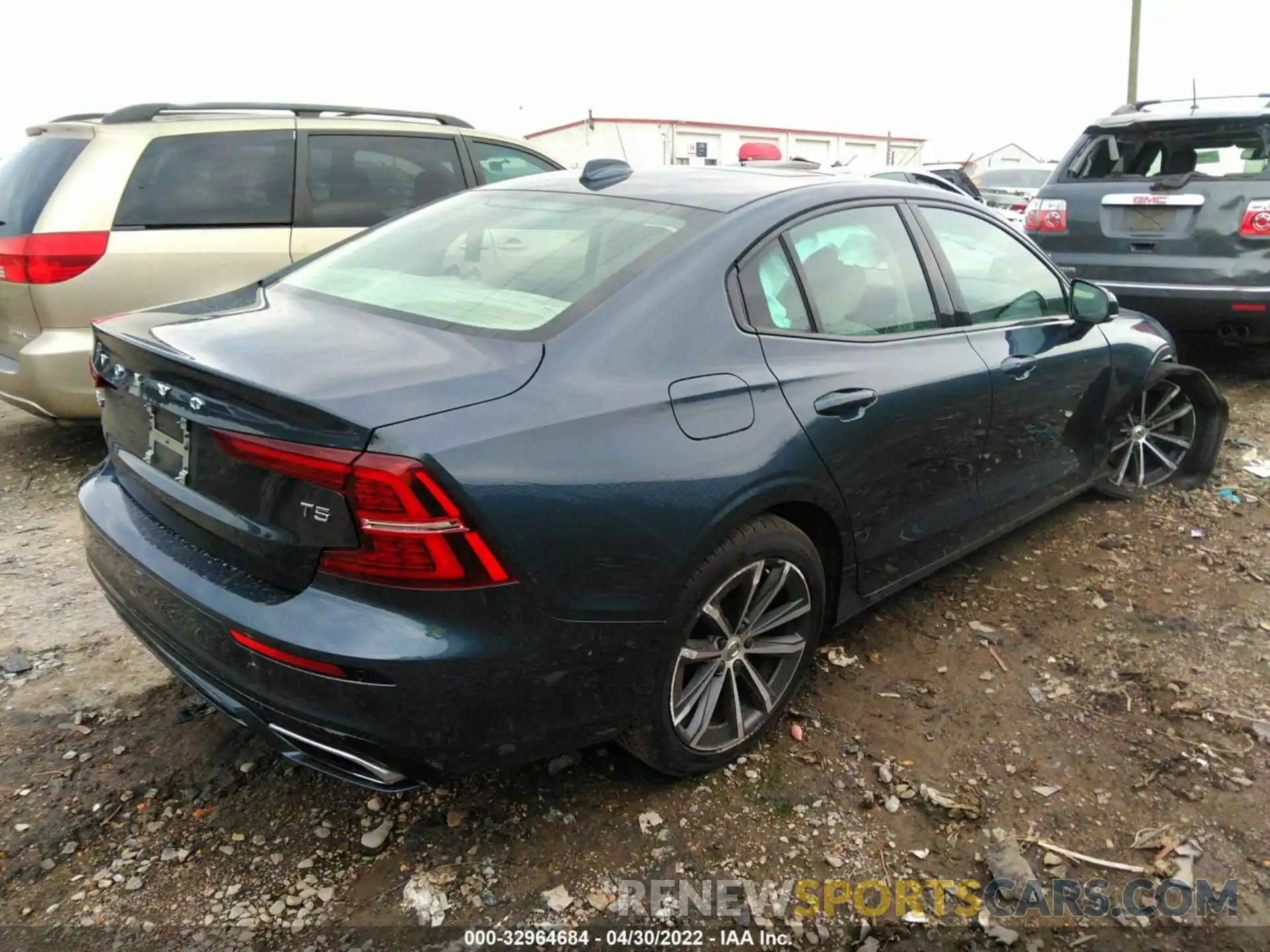 4 Фотография поврежденного автомобиля 7JR102FZ1MG118546 VOLVO S60 2021