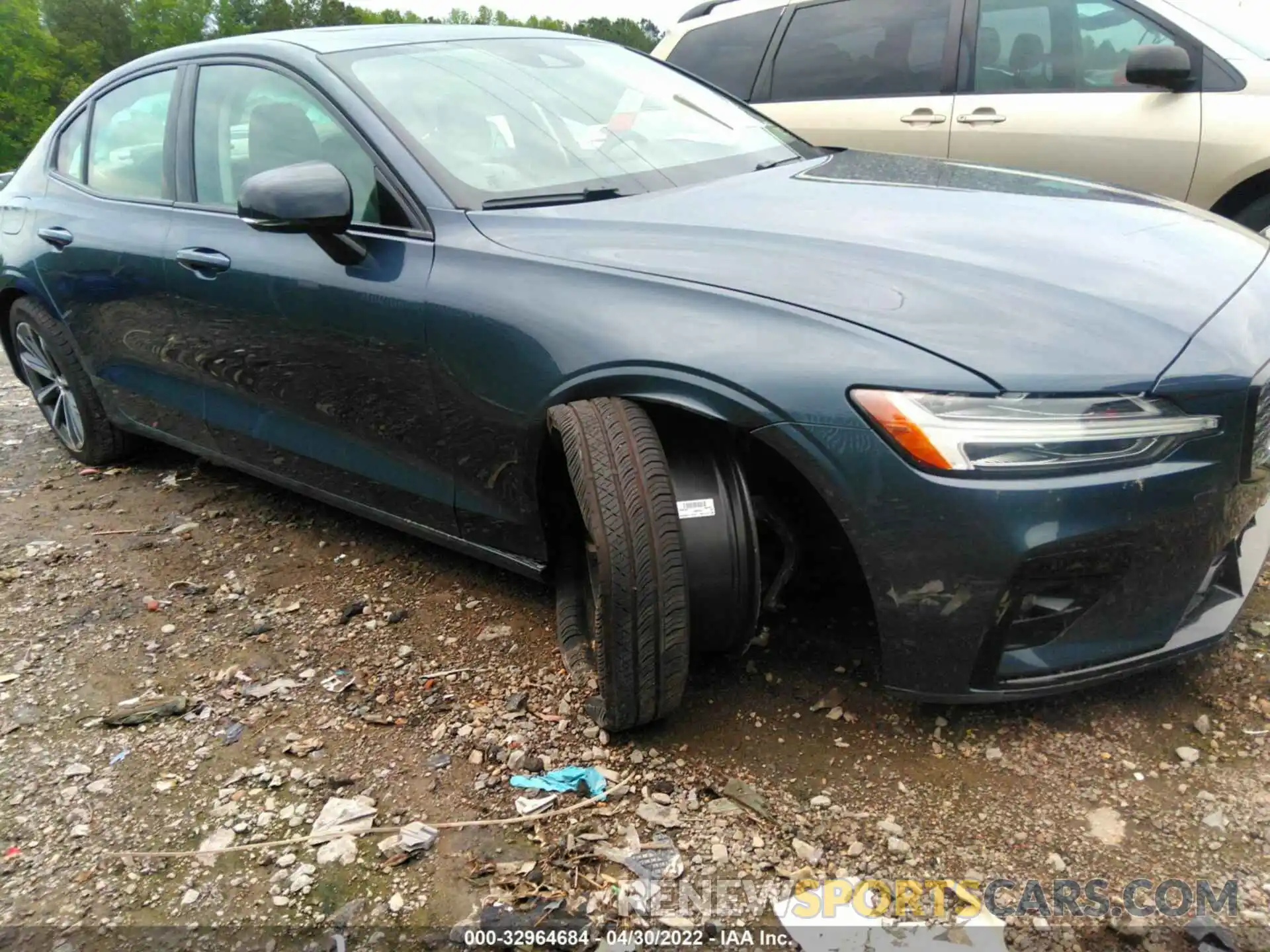 6 Photograph of a damaged car 7JR102FZ1MG118546 VOLVO S60 2021