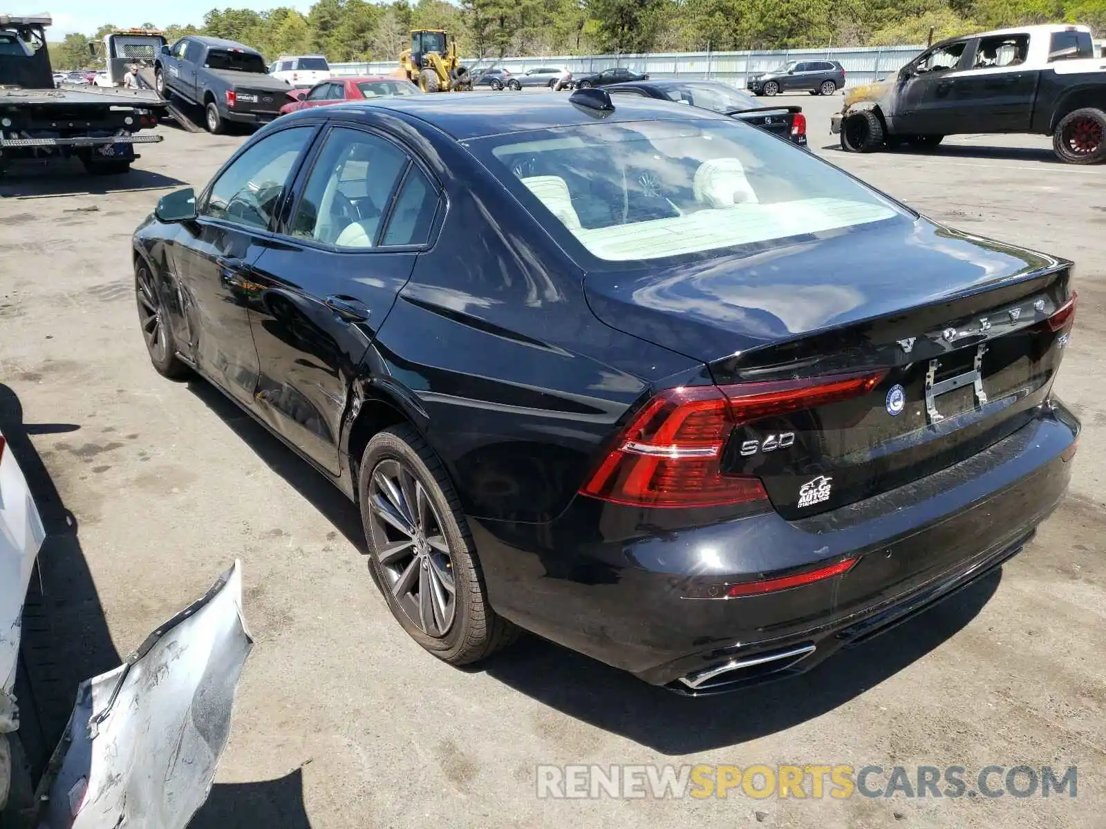 3 Photograph of a damaged car 7JR102FZ2MG118149 VOLVO S60 2021