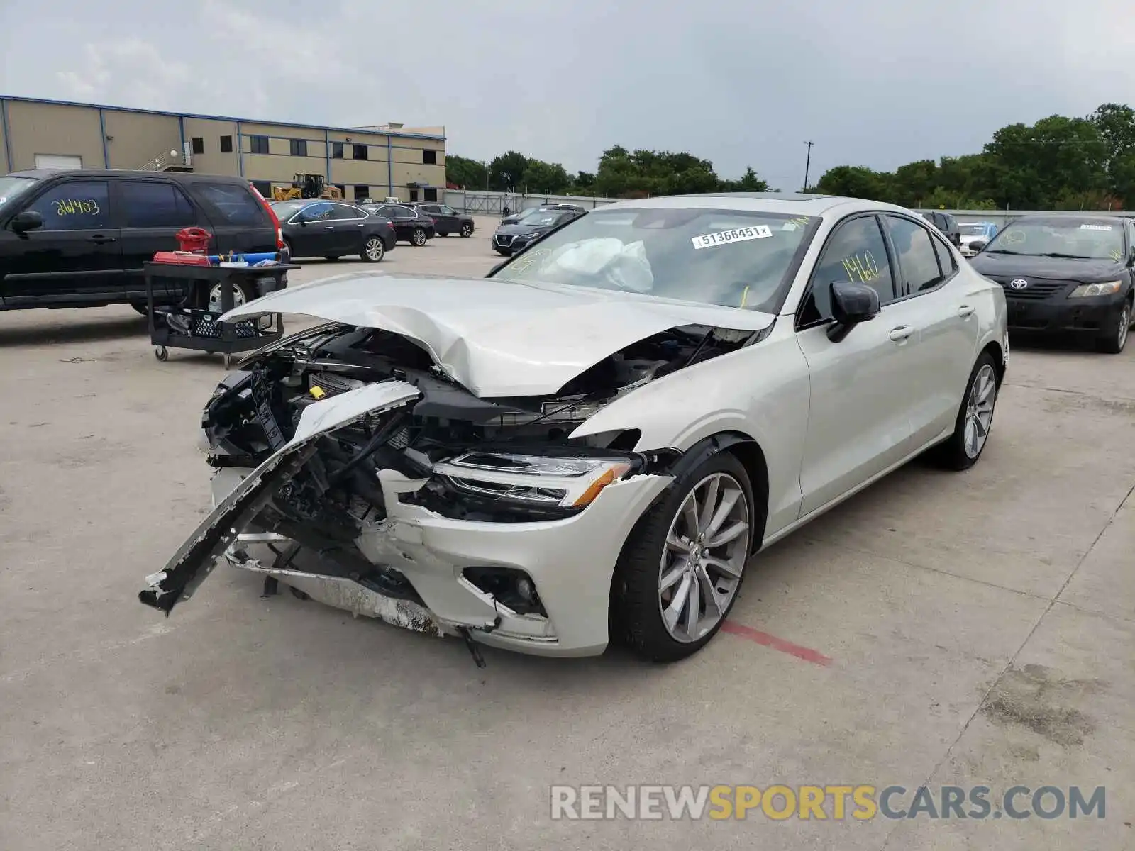 2 Photograph of a damaged car 7JR102FZ2MG118801 VOLVO S60 2021