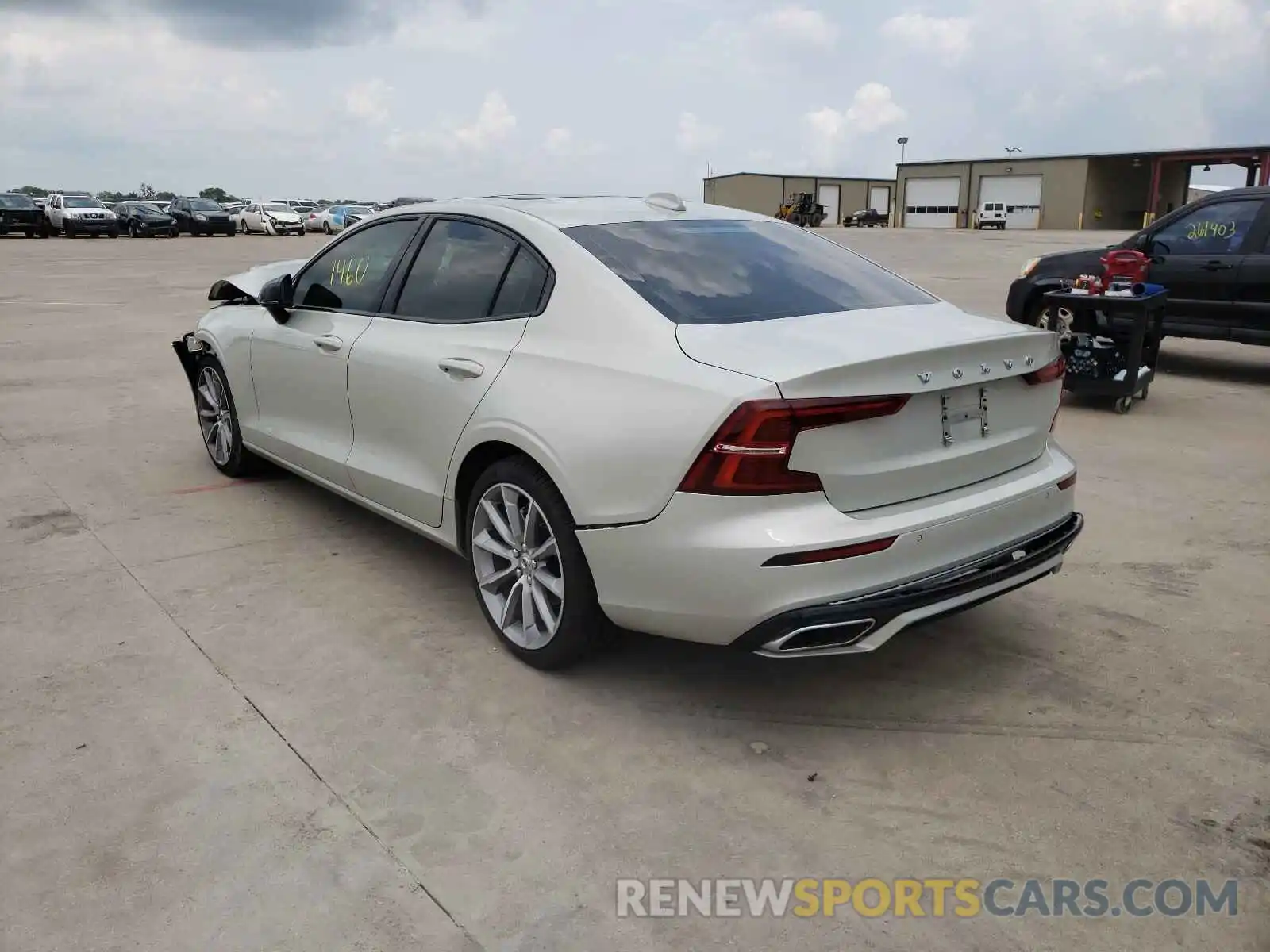 3 Photograph of a damaged car 7JR102FZ2MG118801 VOLVO S60 2021