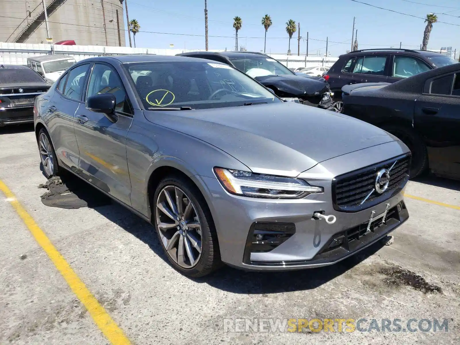 1 Photograph of a damaged car 7JR102FZ5MG118694 VOLVO S60 2021