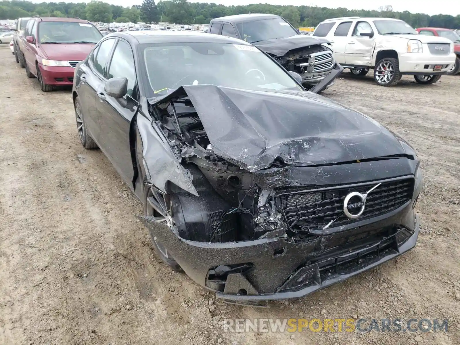 1 Photograph of a damaged car 7JR102FZ7MG109060 VOLVO S60 2021