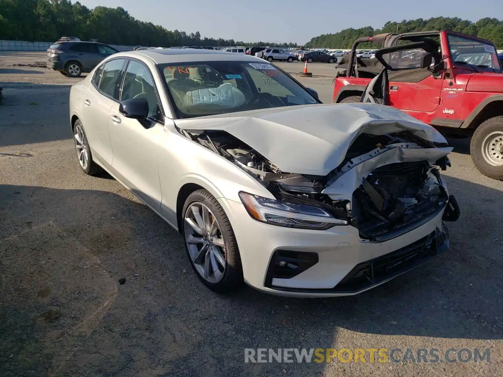 1 Photograph of a damaged car 7JR102FZ9MG118391 VOLVO S60 2021