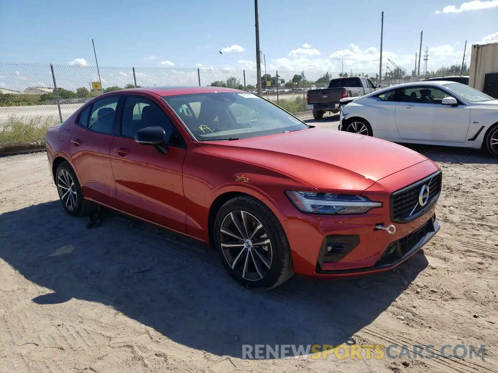 1 Photograph of a damaged car 7JR102FZXMG112647 VOLVO S60 2021