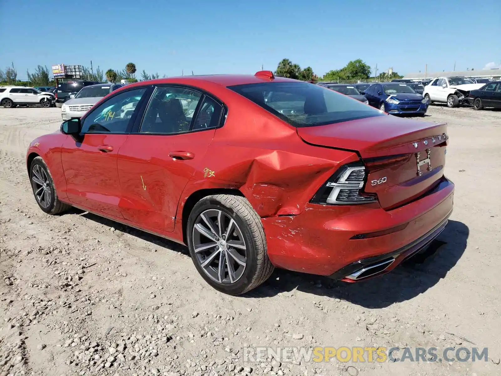 3 Photograph of a damaged car 7JR102FZXMG112647 VOLVO S60 2021