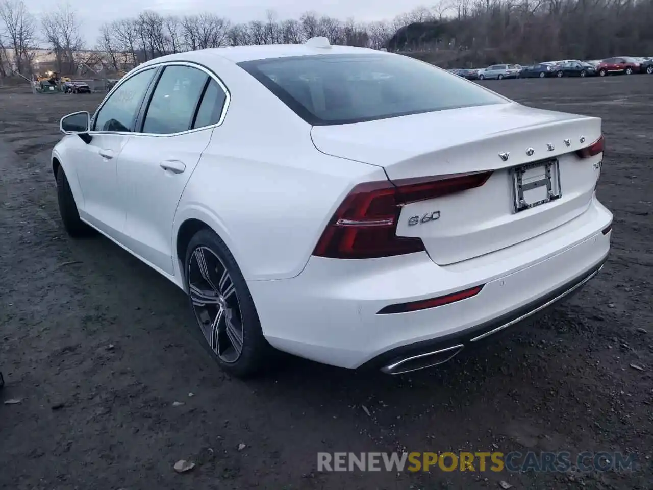 3 Photograph of a damaged car 7JR102TL2MG108284 VOLVO S60 2021