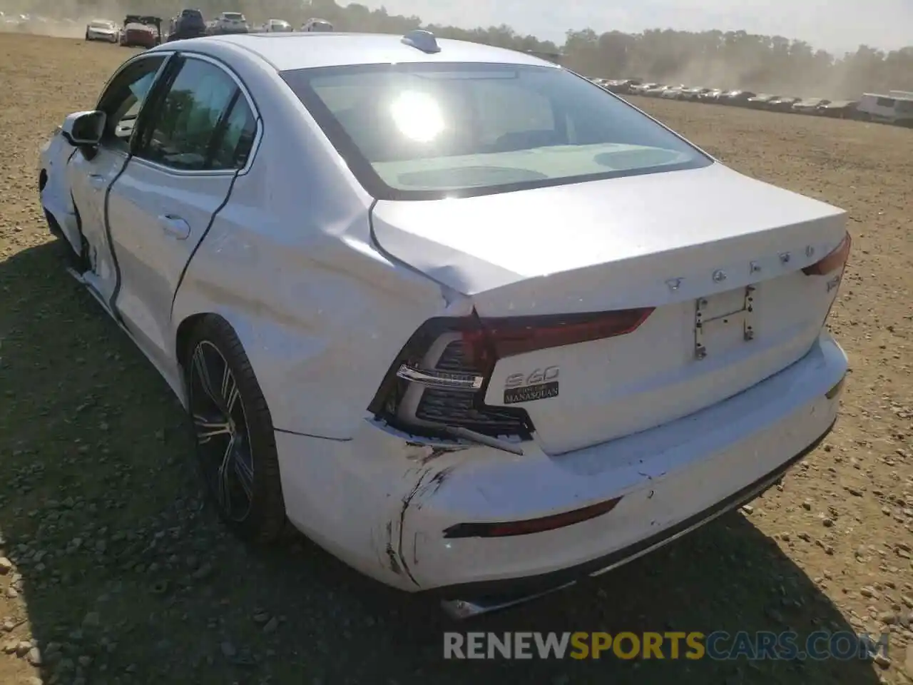 3 Photograph of a damaged car 7JR102TL4MG108545 VOLVO S60 2021