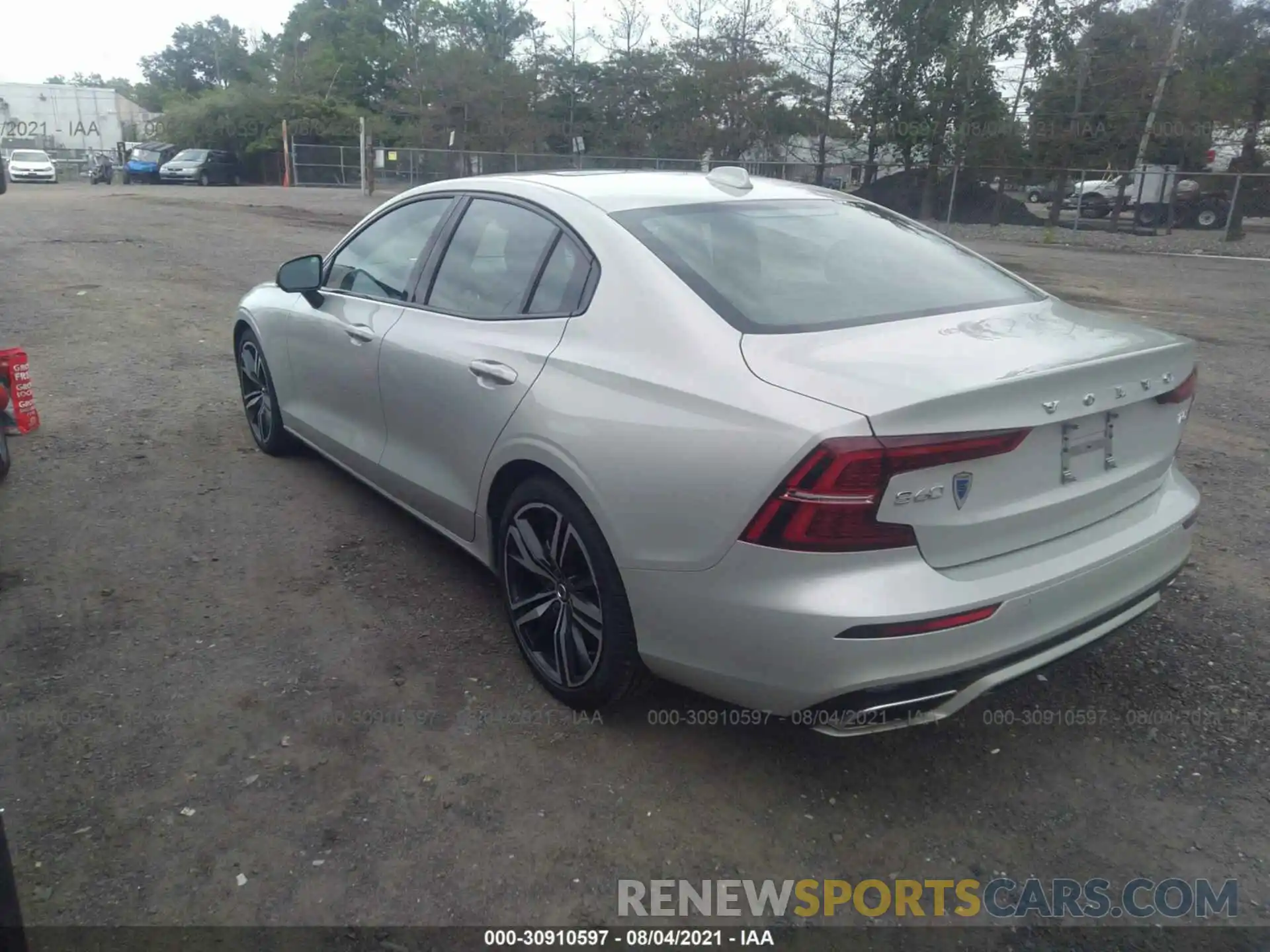 3 Photograph of a damaged car 7JR102TM0MG113332 VOLVO S60 2021