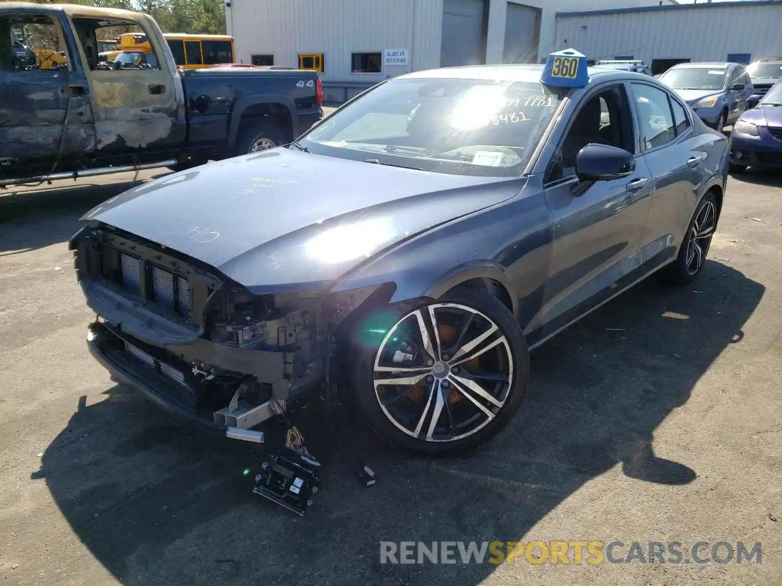 2 Photograph of a damaged car 7JR102TM3MG108481 VOLVO S60 2021