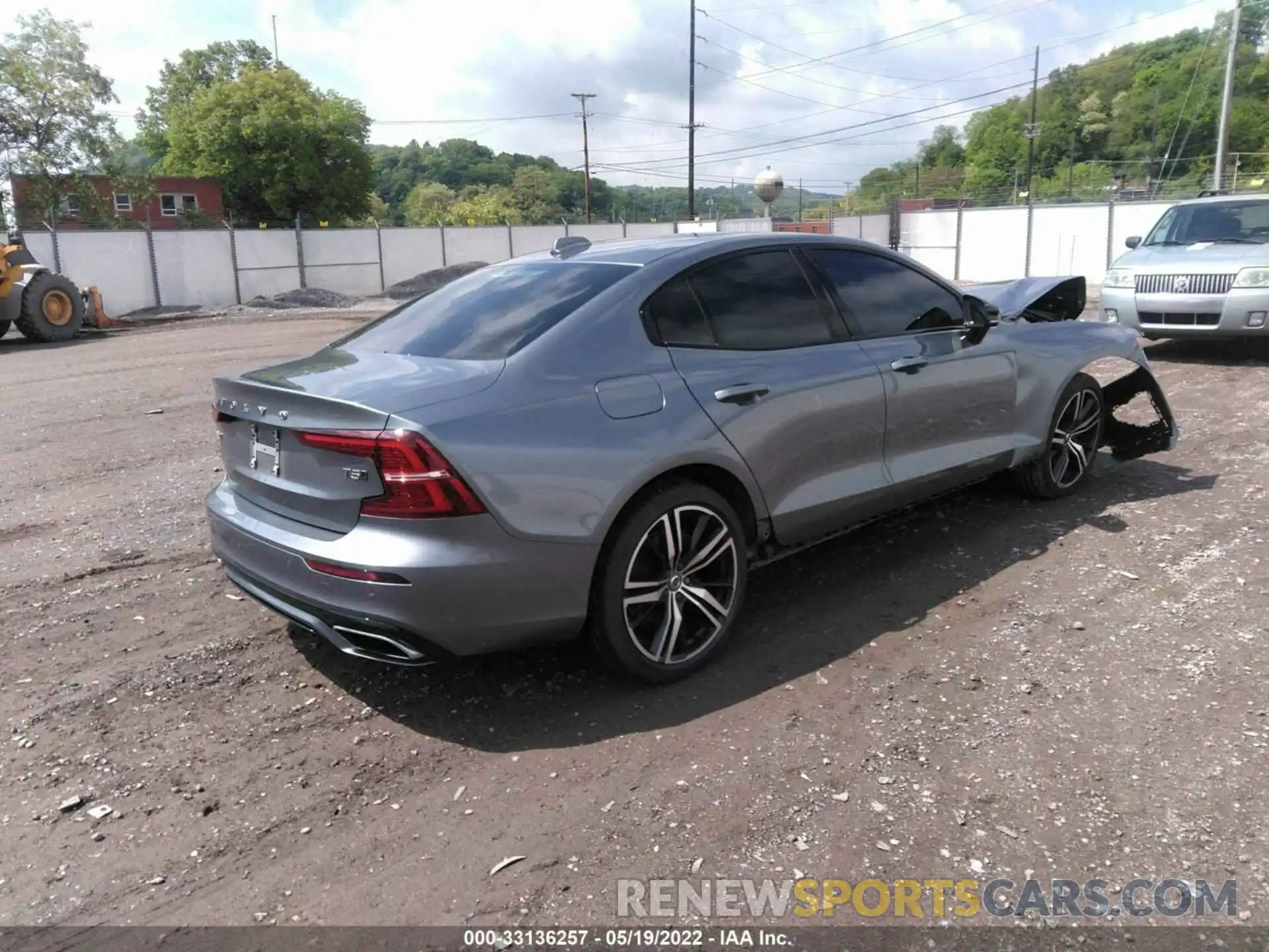 4 Photograph of a damaged car 7JR102TM4MG103886 VOLVO S60 2021