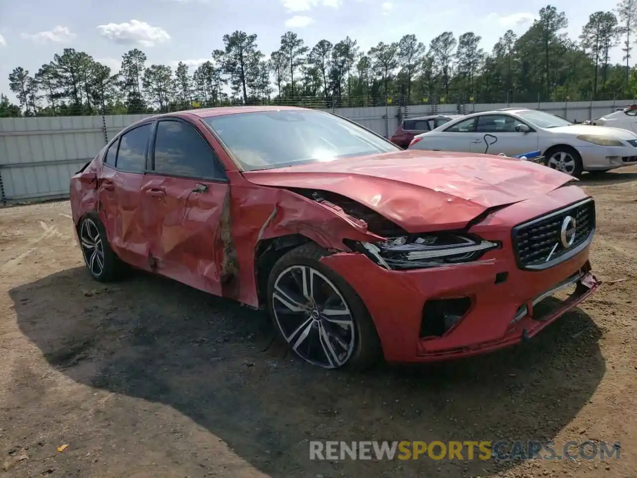 1 Photograph of a damaged car 7JR102TMXMG126704 VOLVO S60 2021