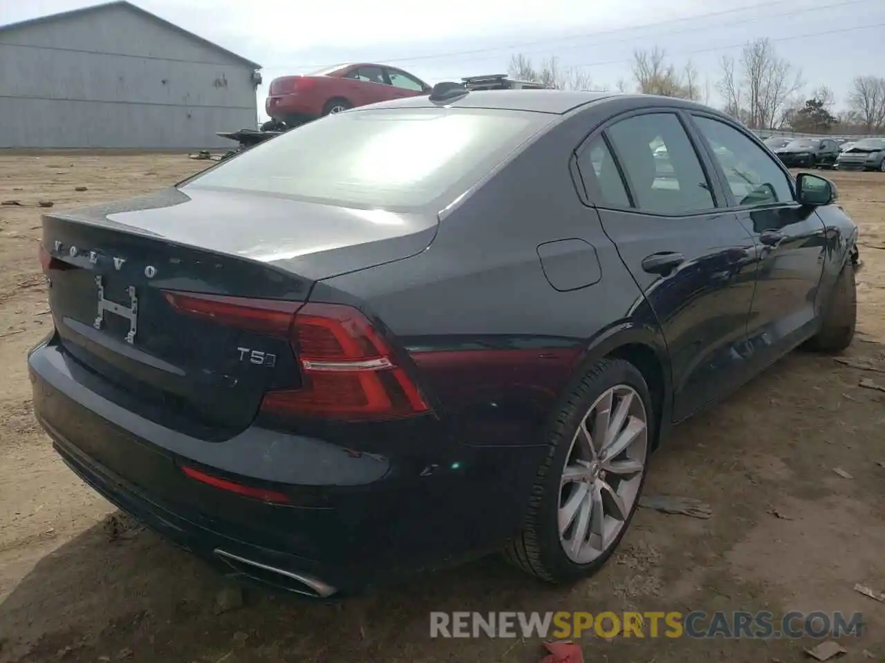 4 Photograph of a damaged car 7JR102TZ0MG113245 VOLVO S60 2021