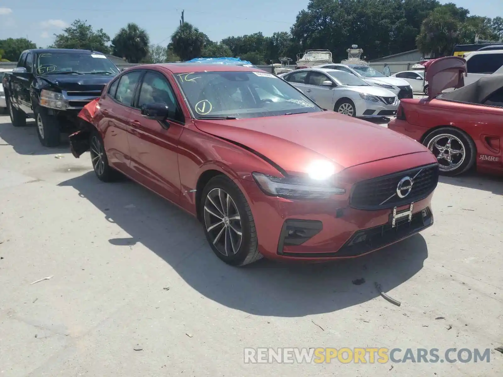 1 Photograph of a damaged car 7JR102TZ2MG109164 VOLVO S60 2021