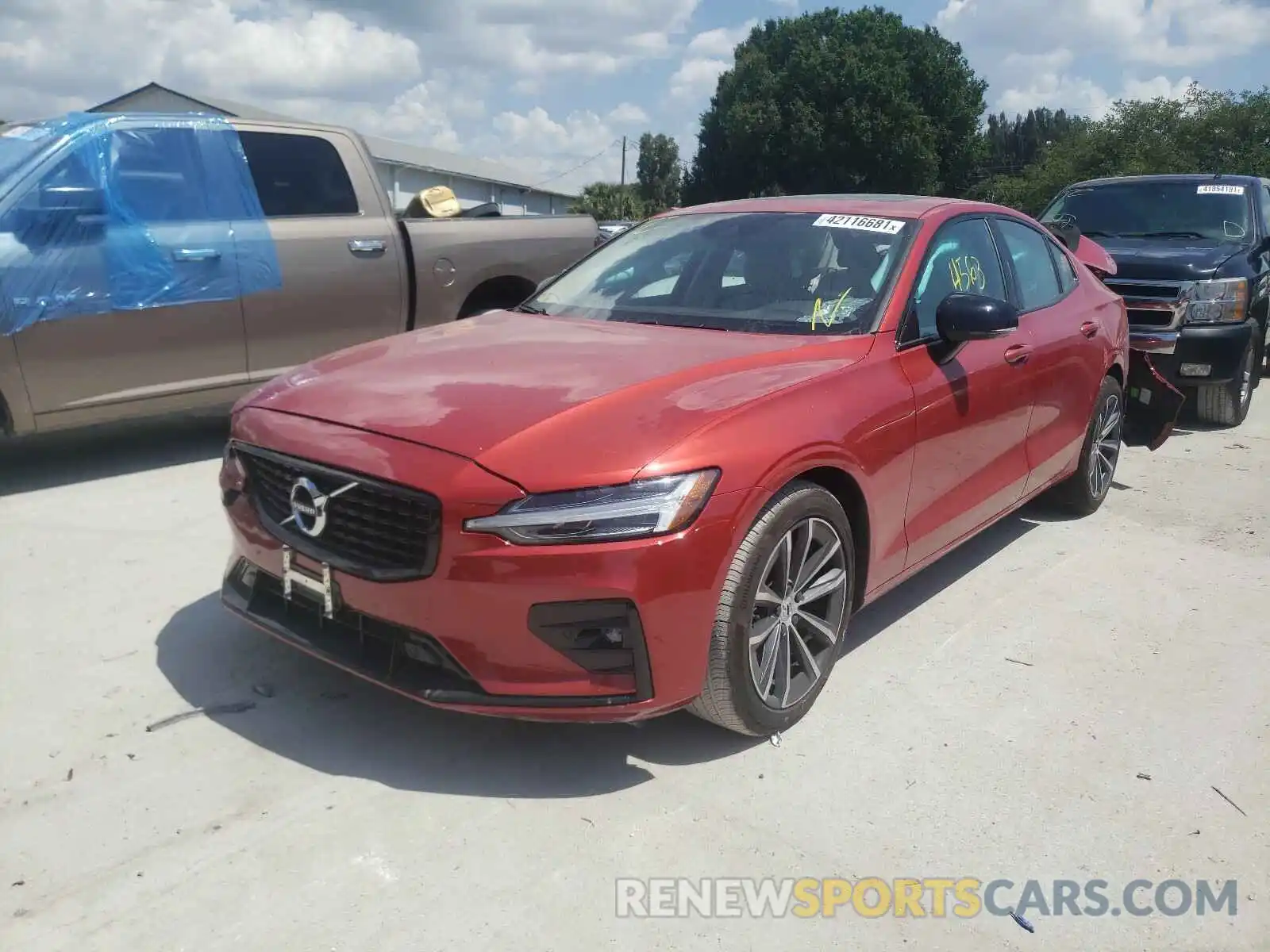 2 Photograph of a damaged car 7JR102TZ2MG109164 VOLVO S60 2021