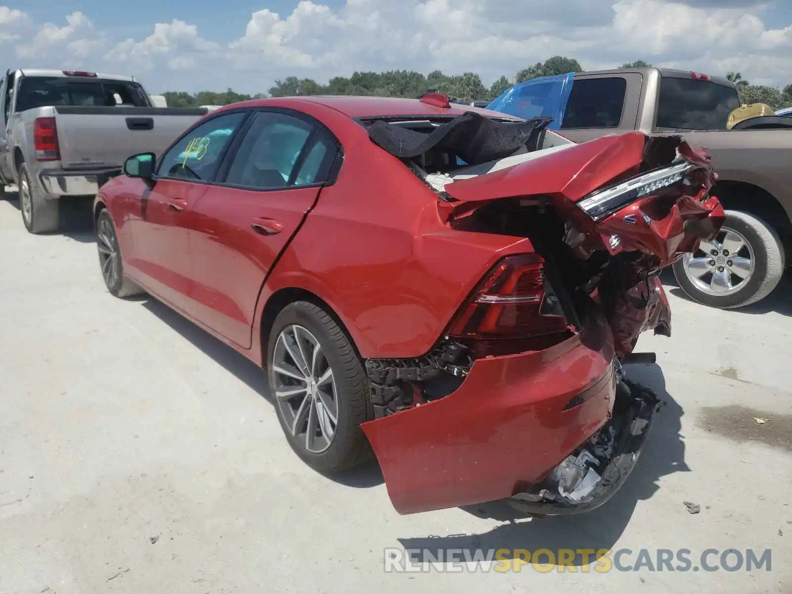 3 Photograph of a damaged car 7JR102TZ2MG109164 VOLVO S60 2021