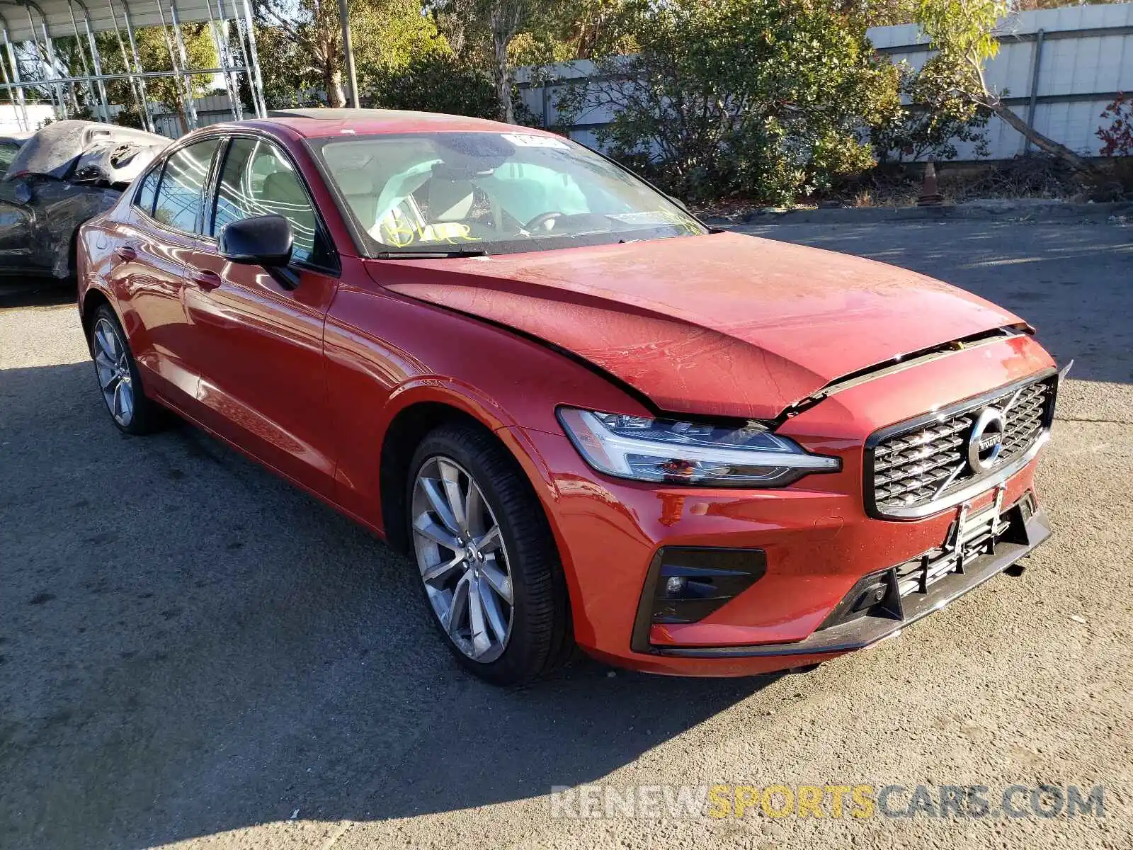 1 Photograph of a damaged car 7JR102TZ3MG103633 VOLVO S60 2021