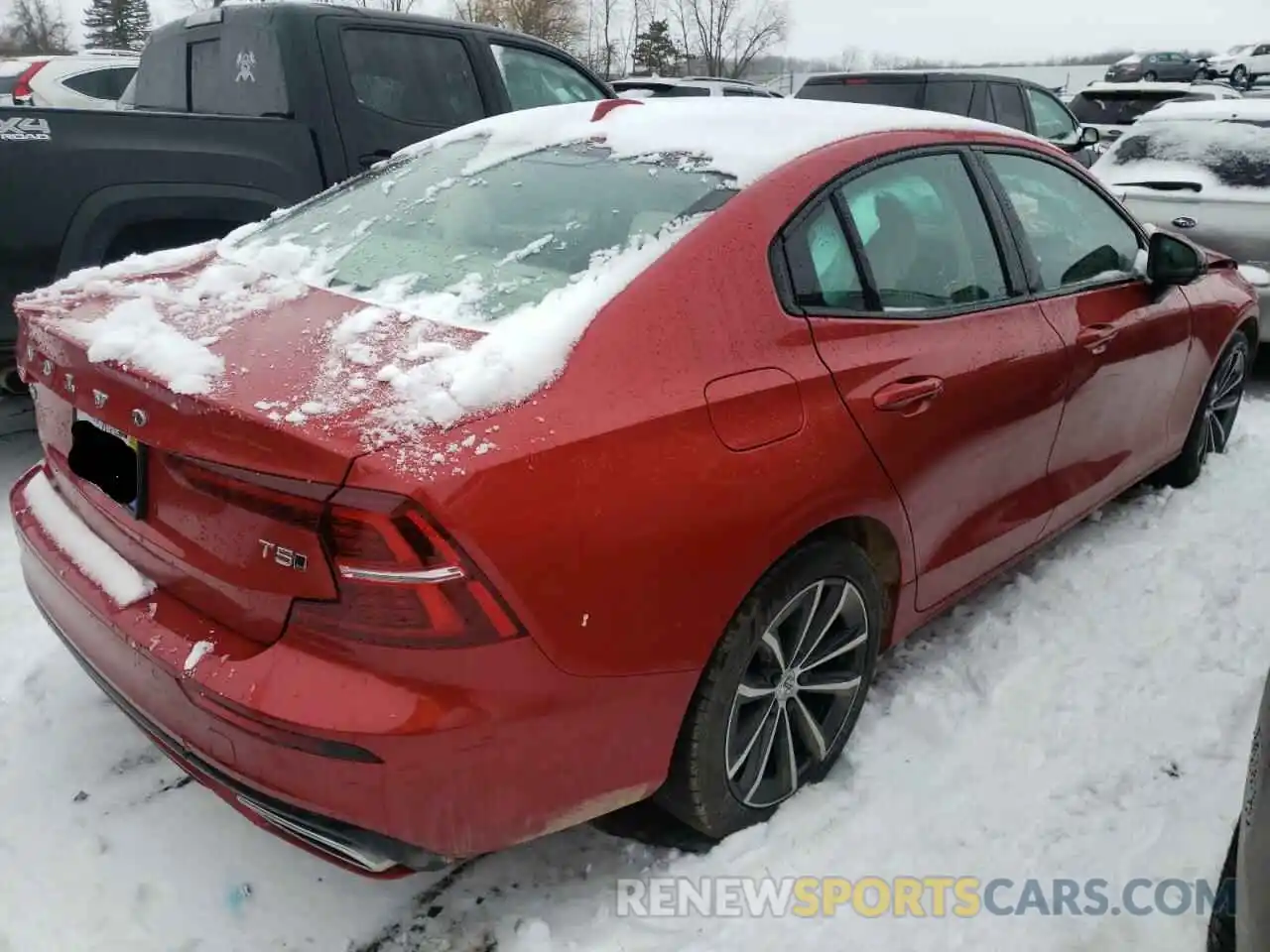 4 Photograph of a damaged car 7JR102TZ7MG126896 VOLVO S60 2021